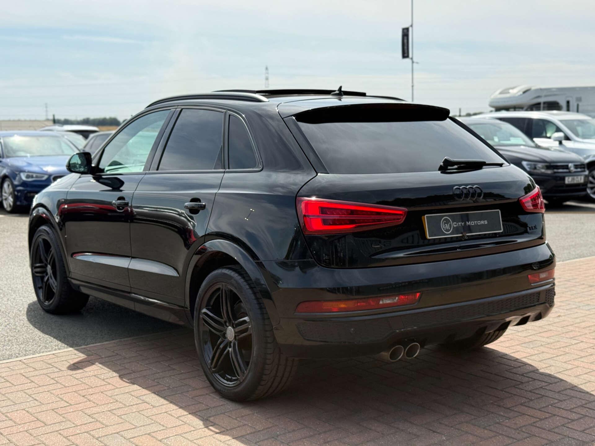 Audi Q3 view 26