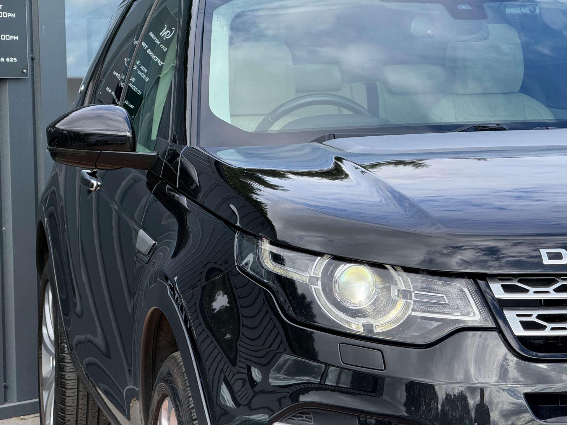 Land Rover Discovery Sport view 15