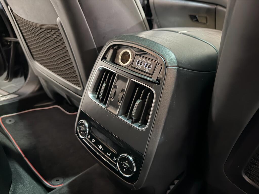 Maserati Levante view 52