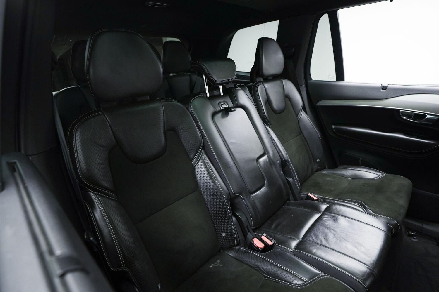 Volvo XC90 view 11