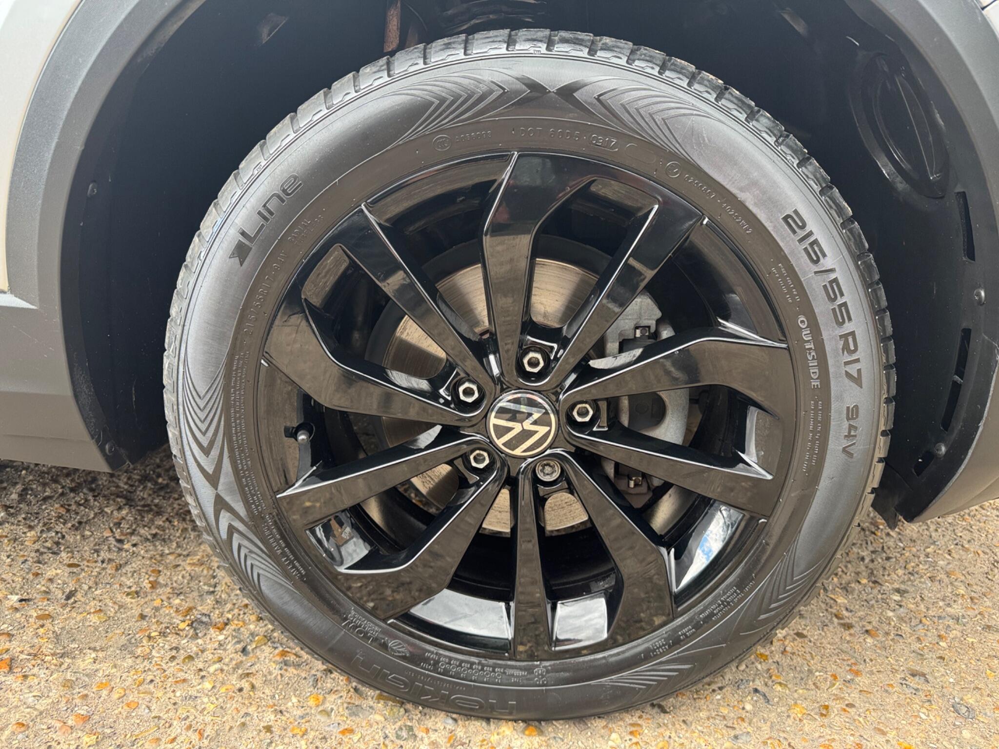 Volkswagen T-Roc view 37