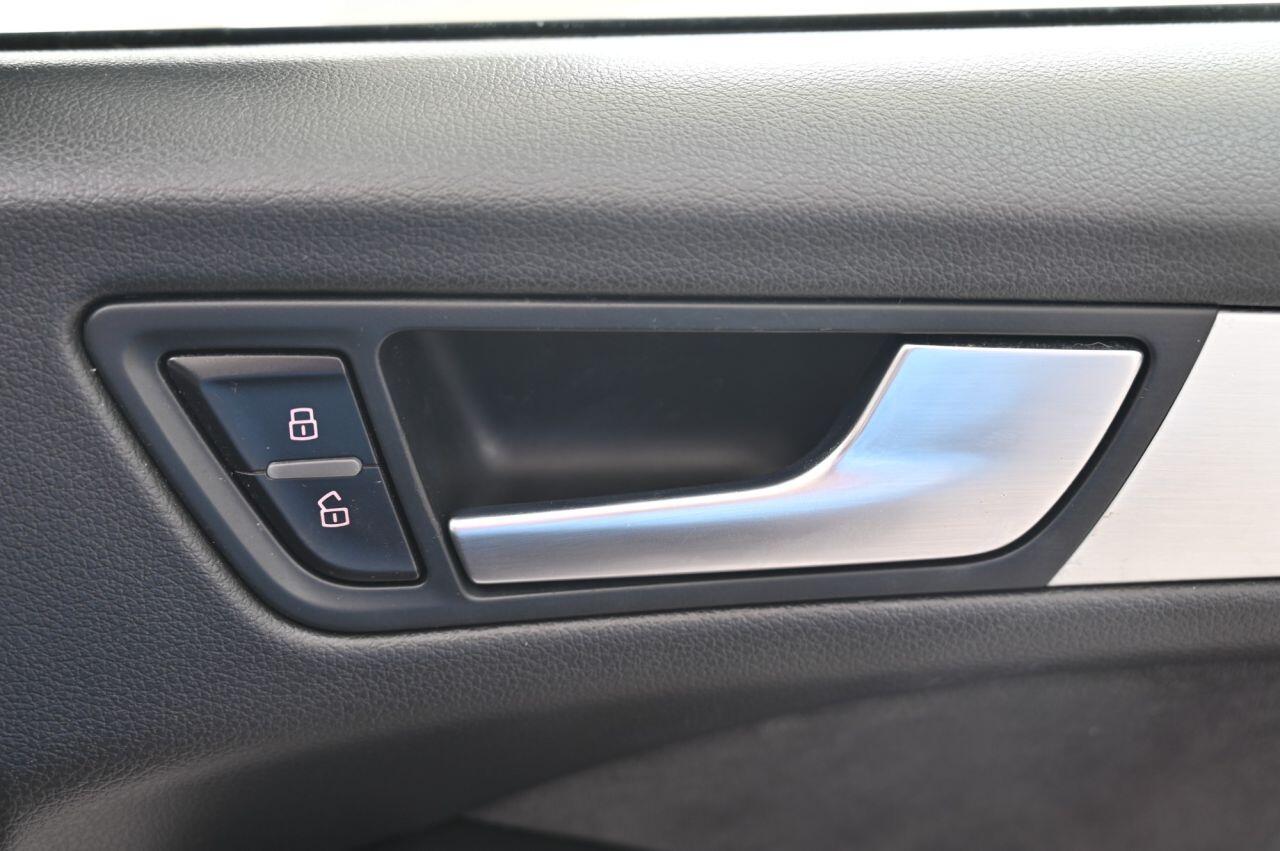 Audi Q5 view 30