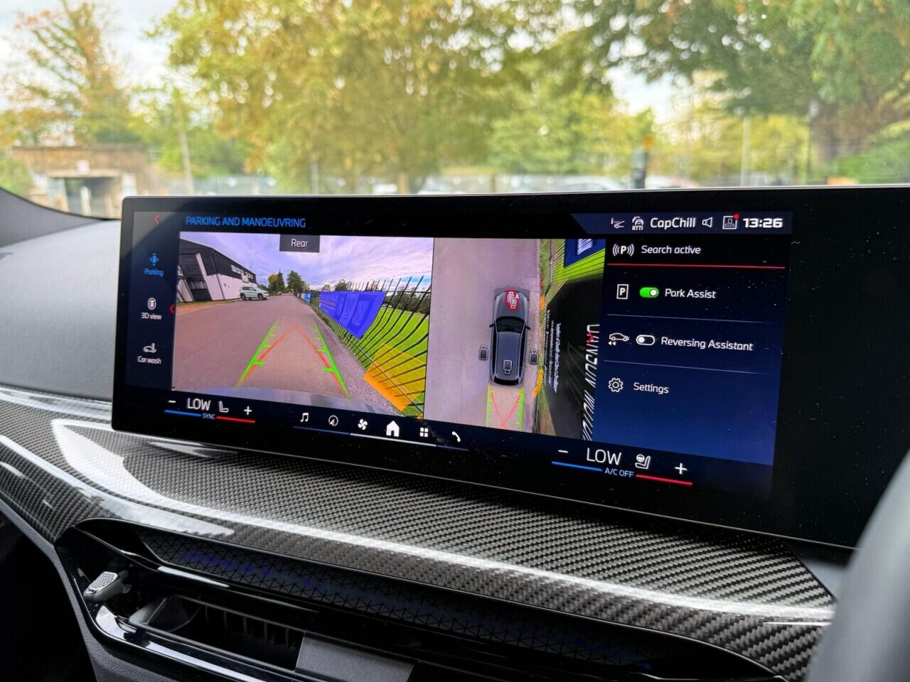 BMW 3 Series view 22