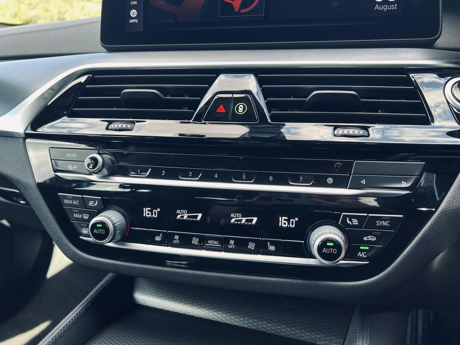 BMW 5 Series view 22