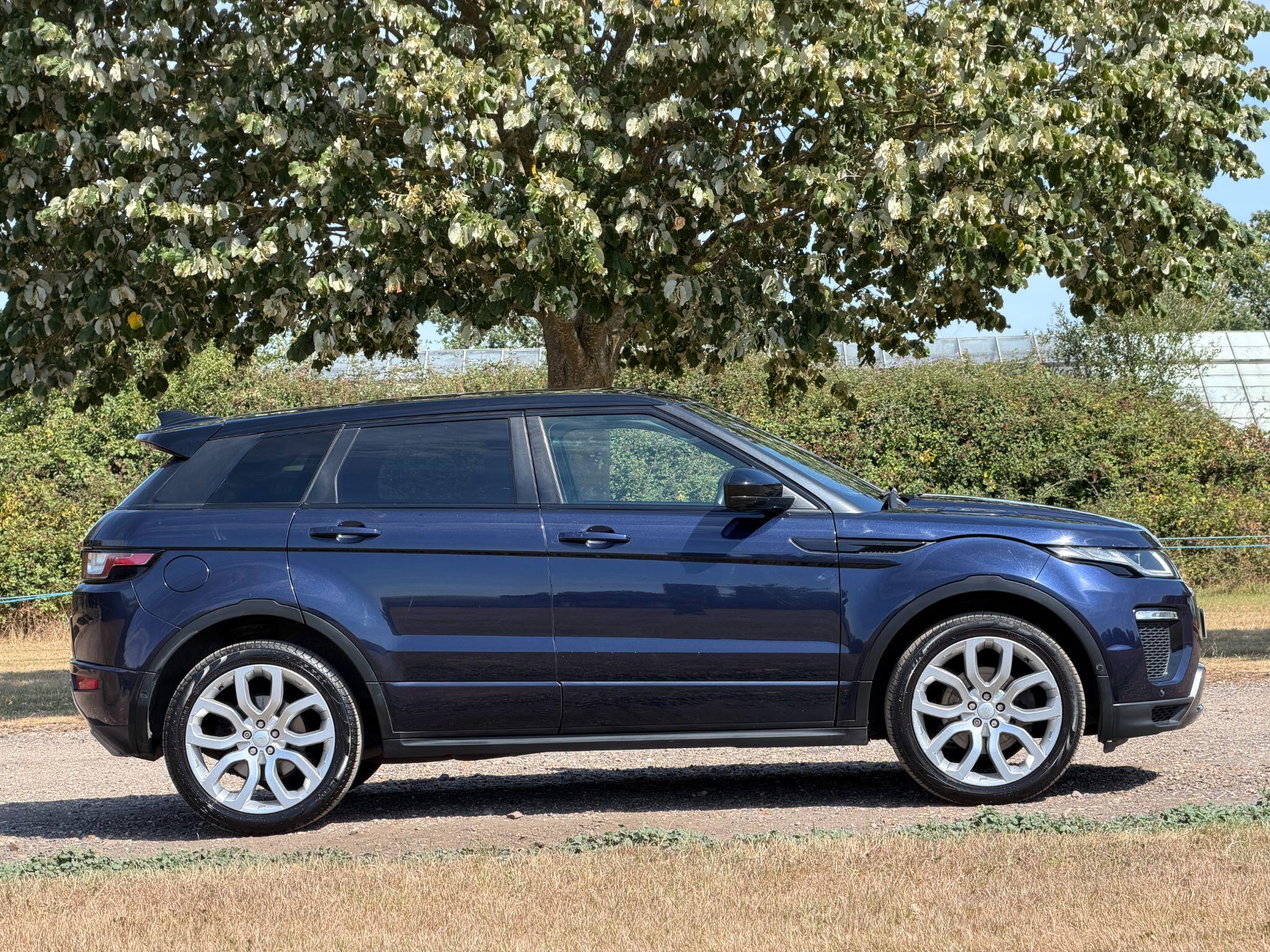 Land Rover Range Rover Evoque view 3