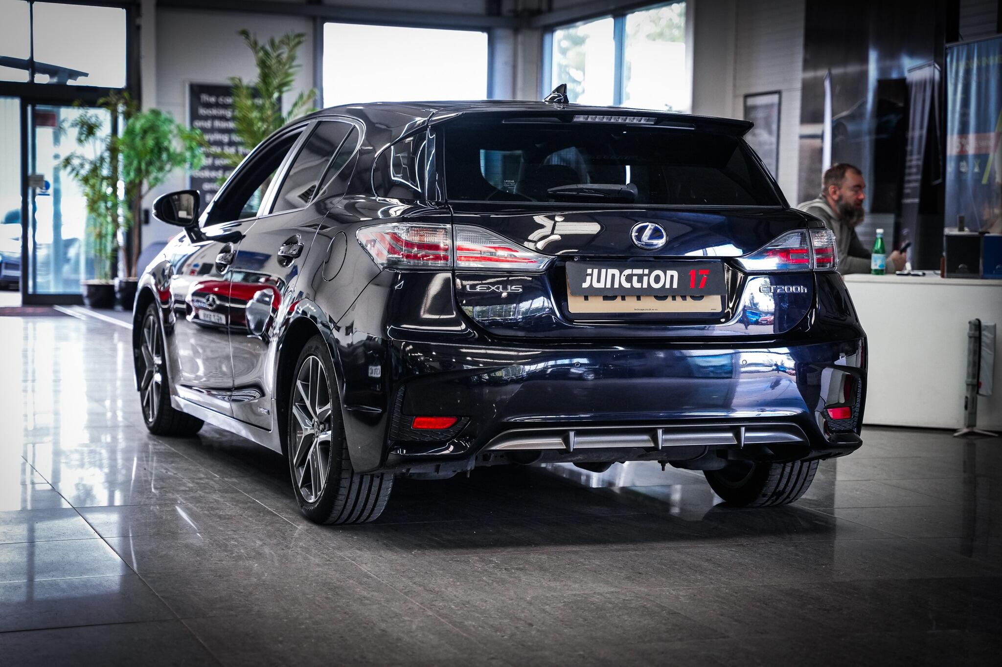 Lexus CT view 13
