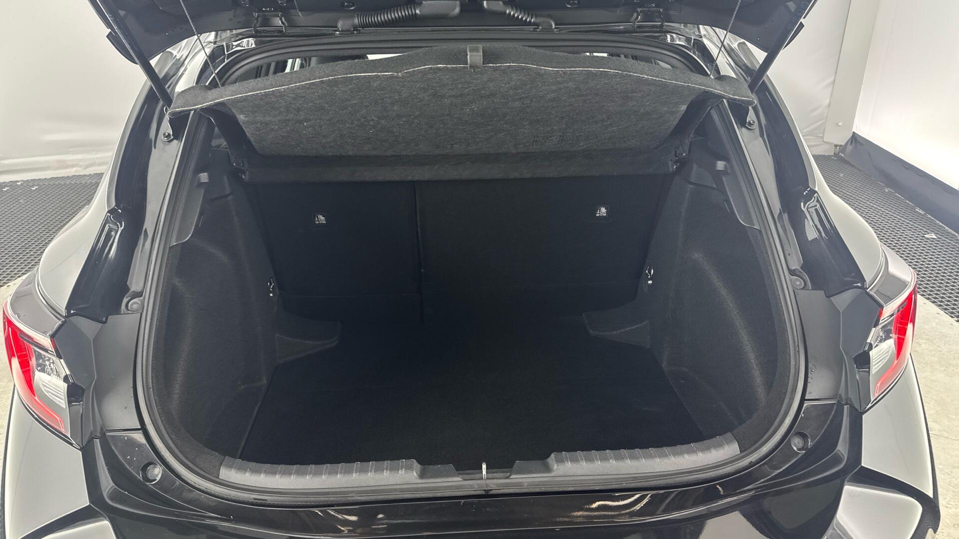 Toyota Corolla view 15