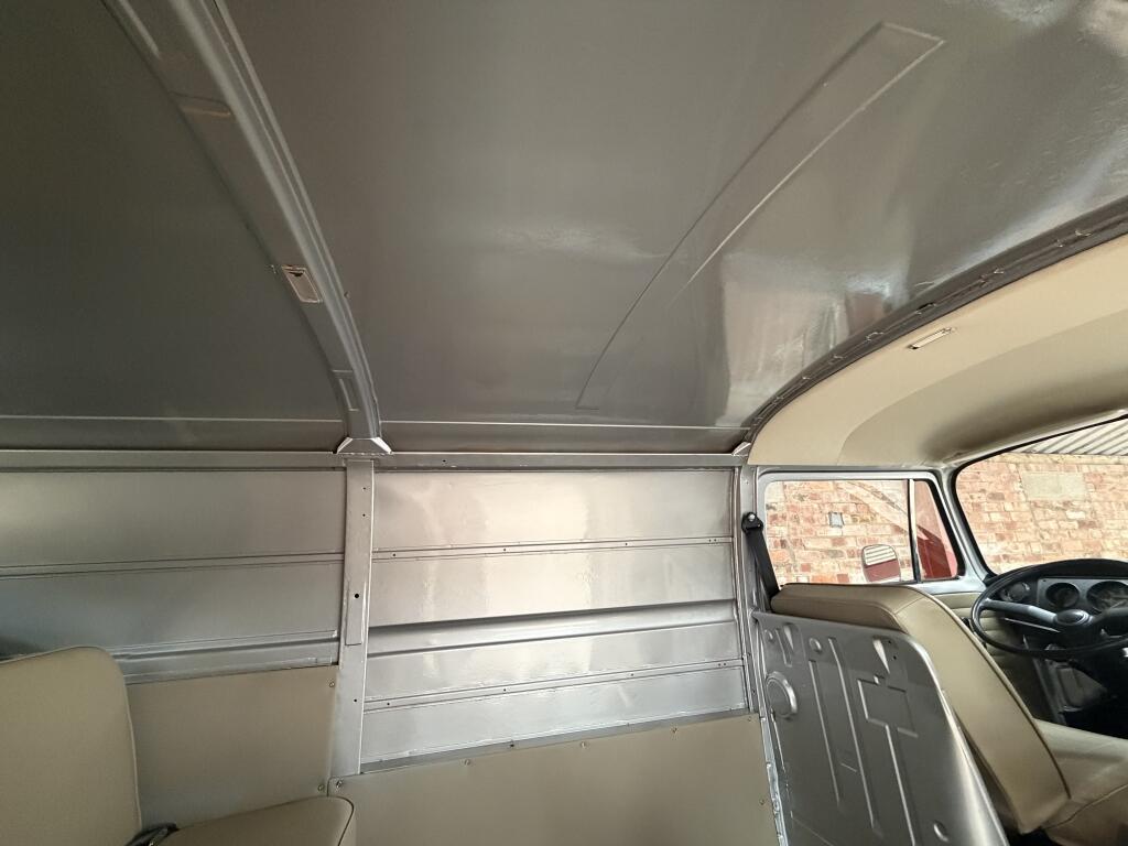 Volkswagen Transporter view 31