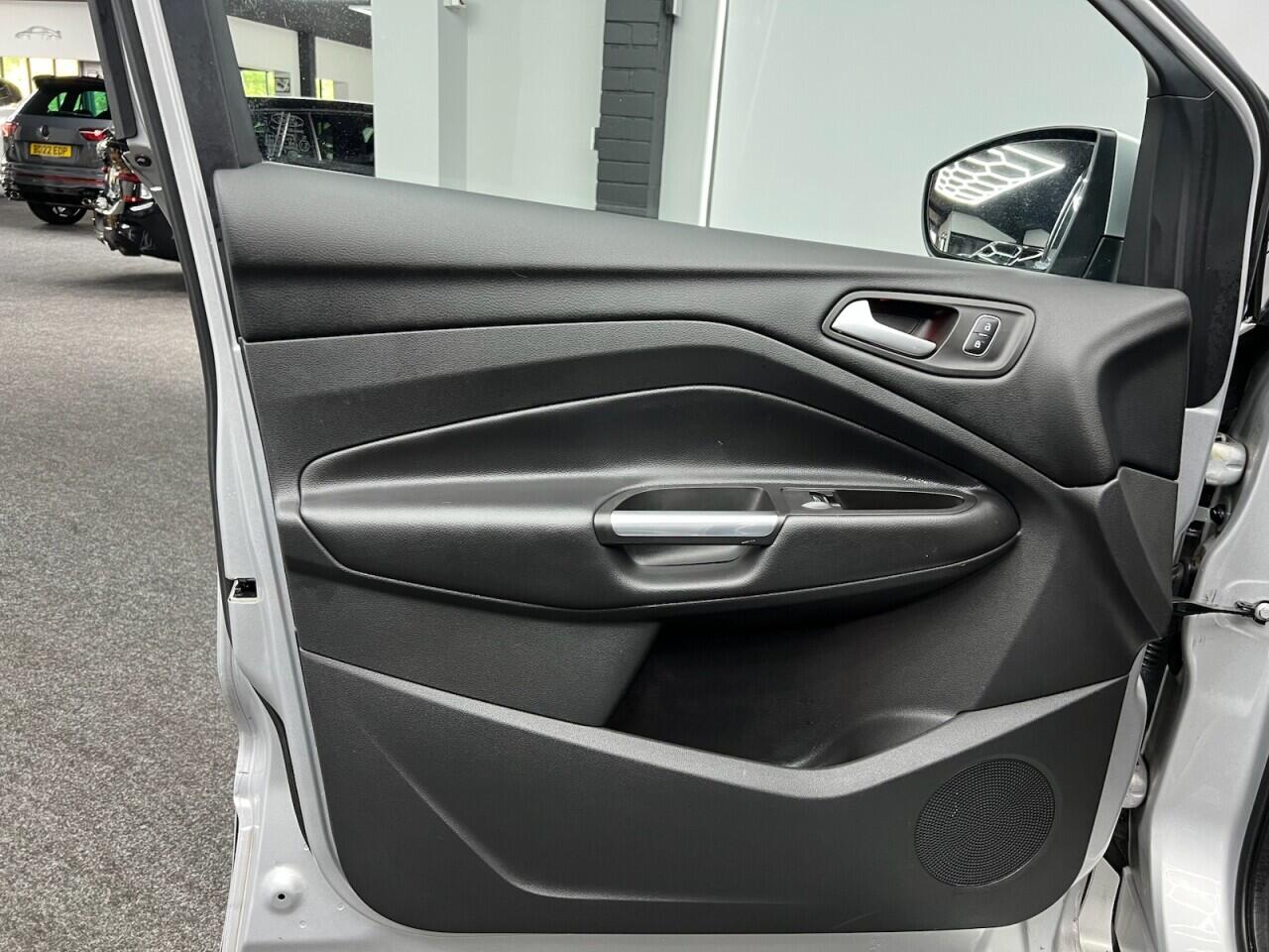 Ford Kuga view 26
