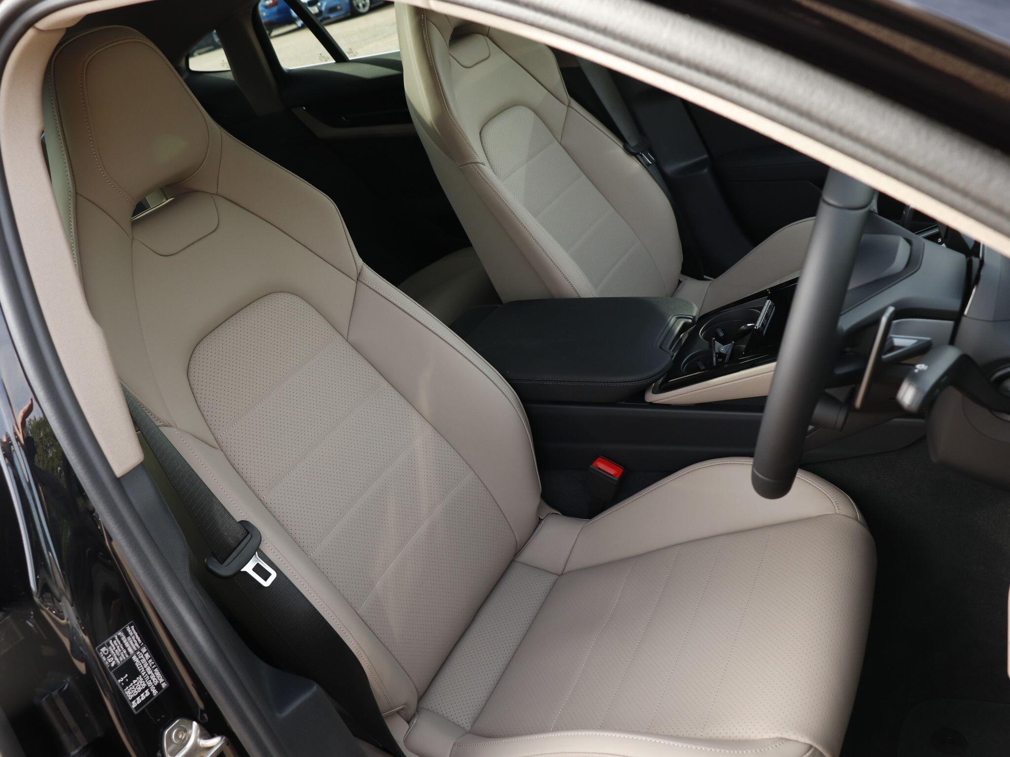 Porsche Panamera view 24