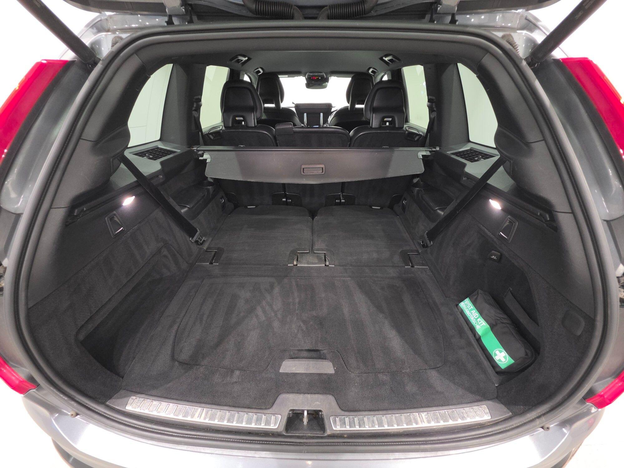Volvo XC90 view 48