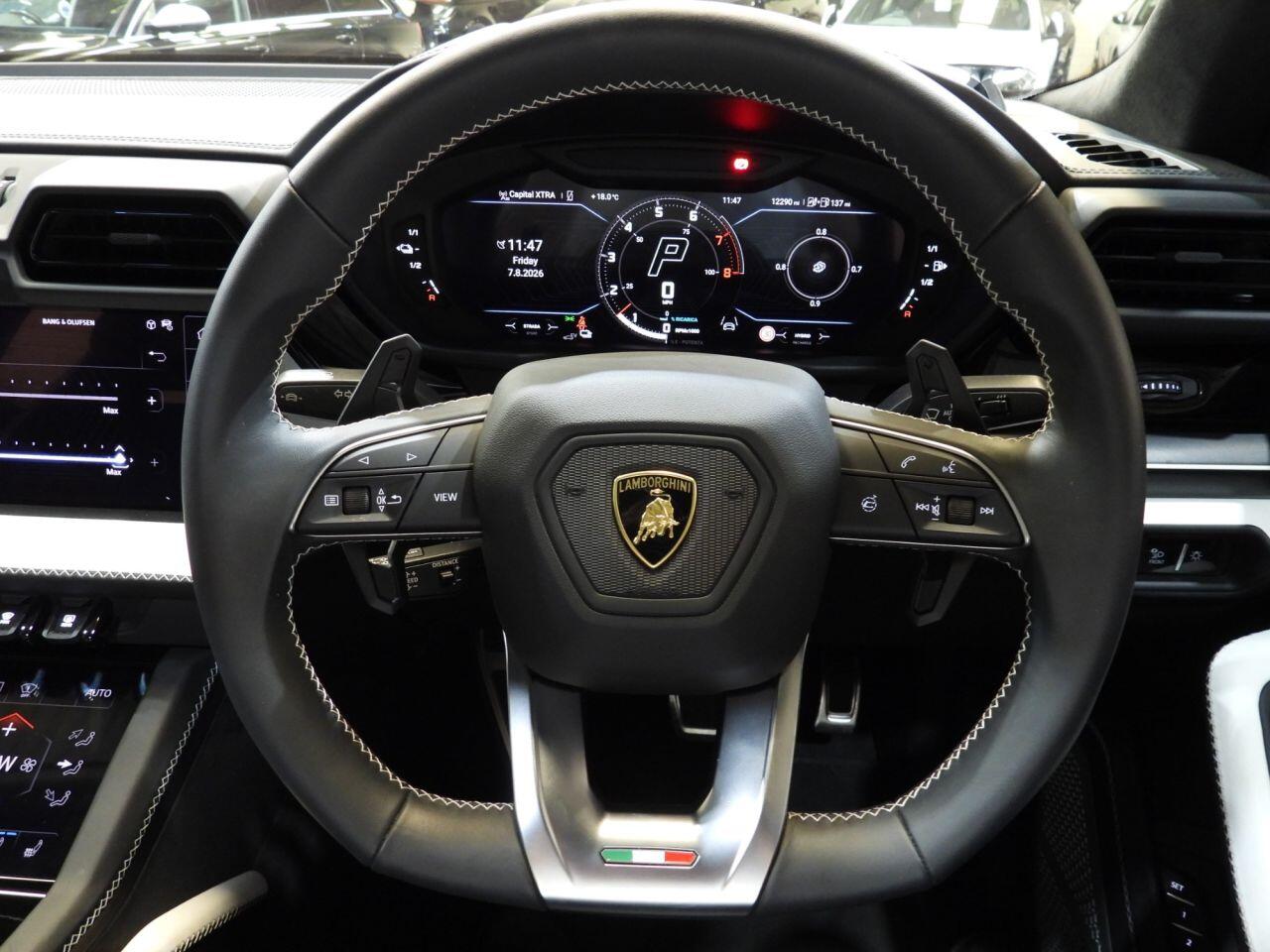 Lamborghini Urus view 64