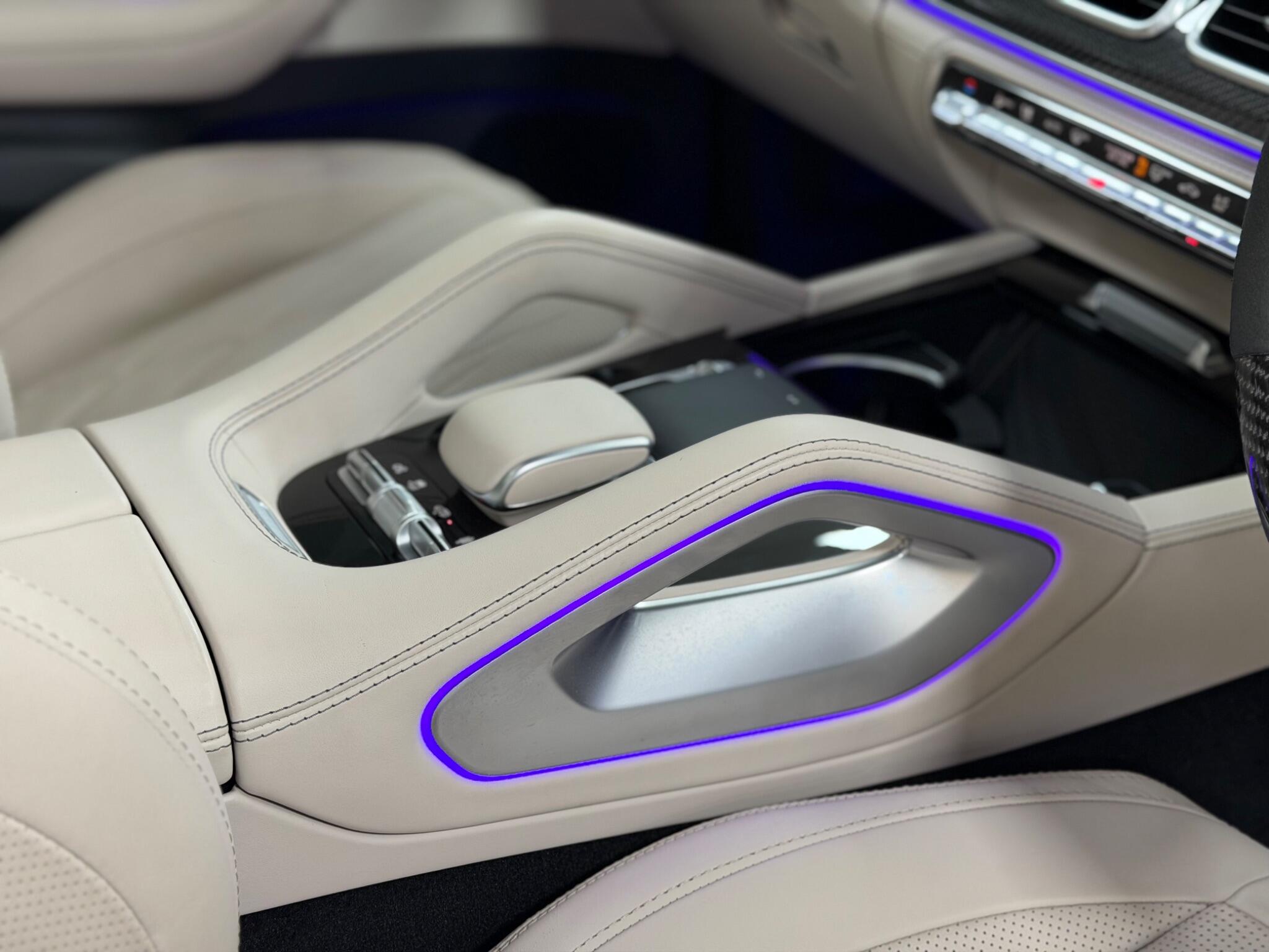 Mercedes-Benz GLS view 11