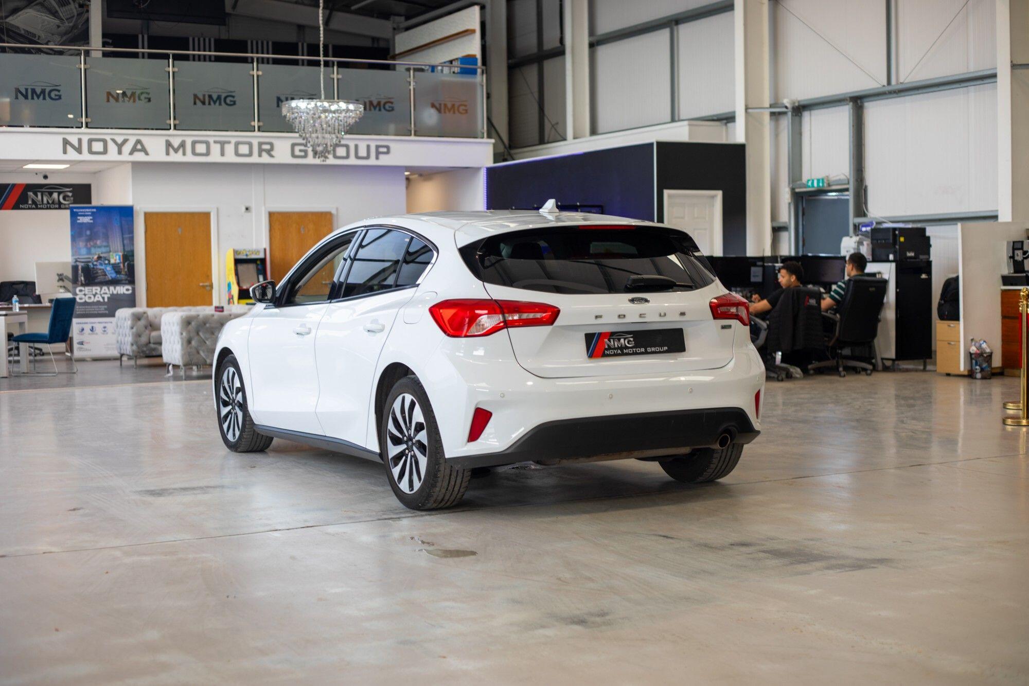 Ford Focus view 28