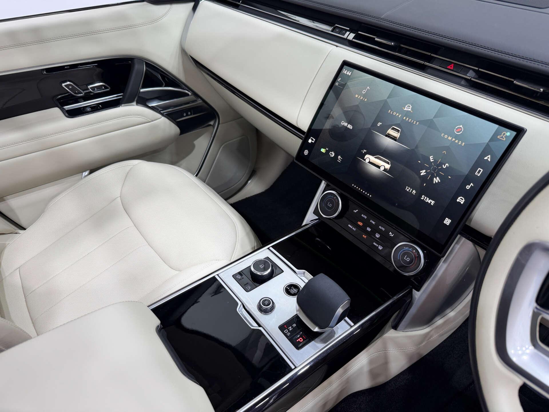 Land Rover Range Rover view 50