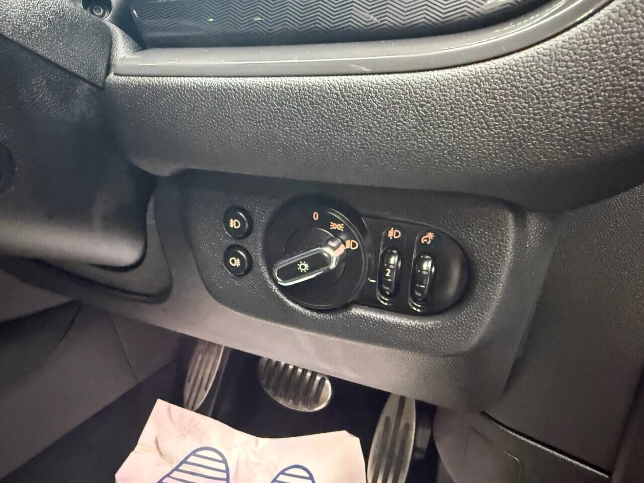 Mini Clubman view 12