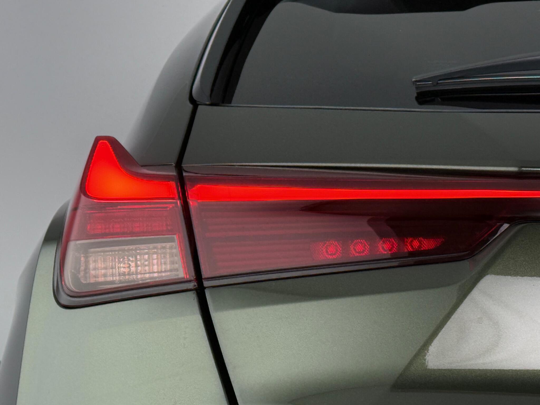 Lexus Ux view 6
