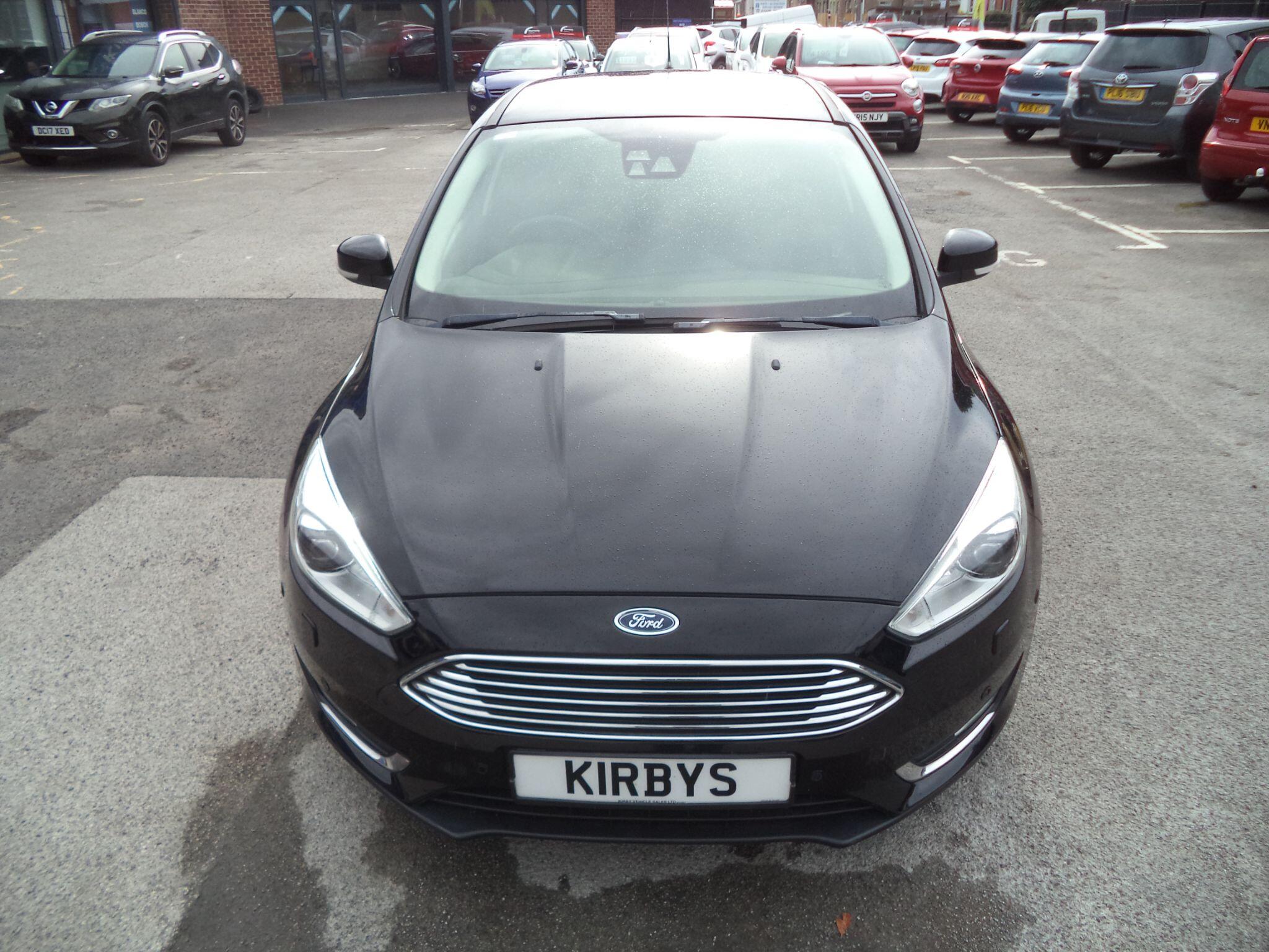 Ford Focus view 2
