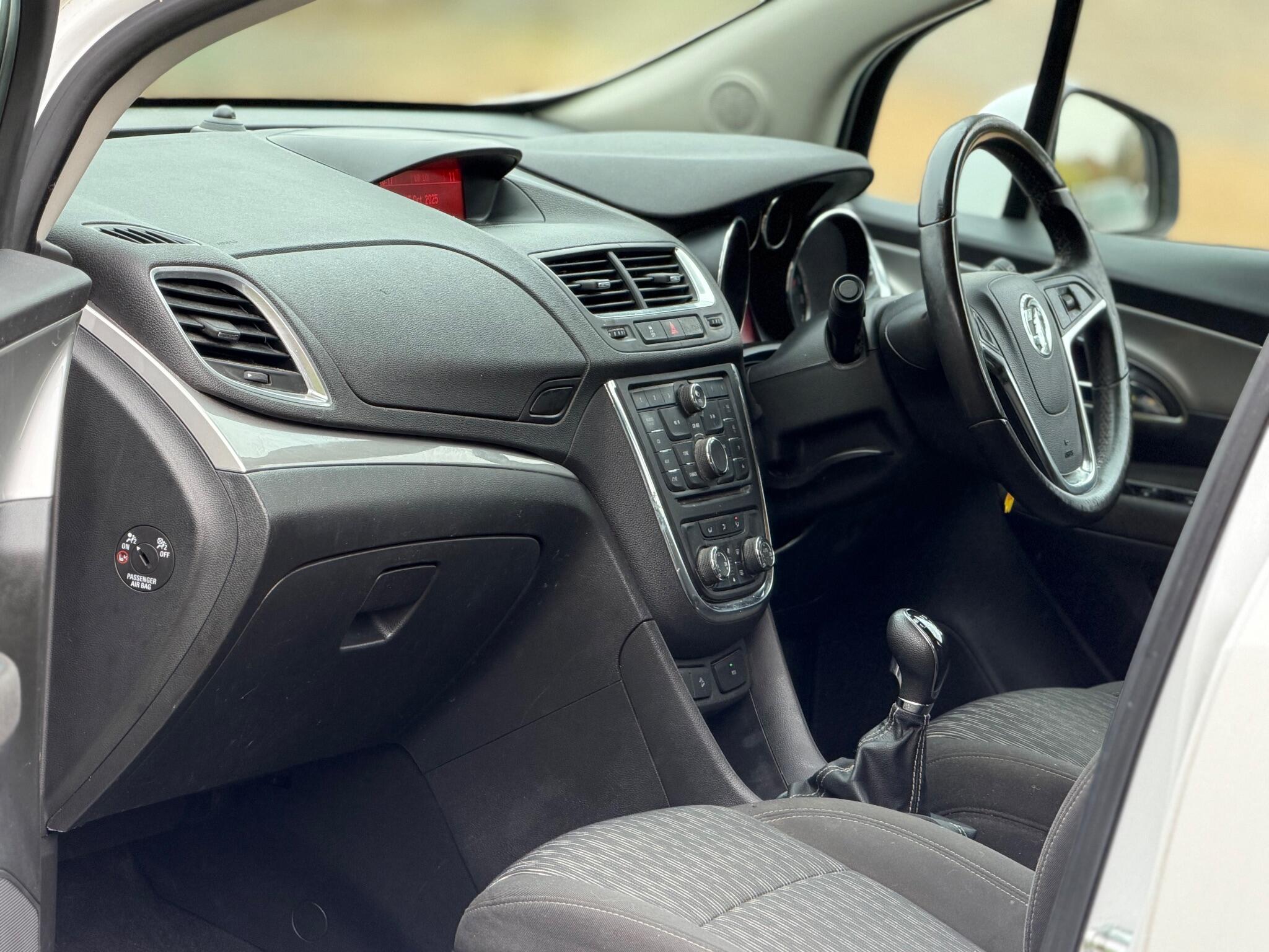 2014 Vauxhall Mokka 1.7 CDTi Exclusiv 4WD Euro 5 (s/s) 5dr image 17