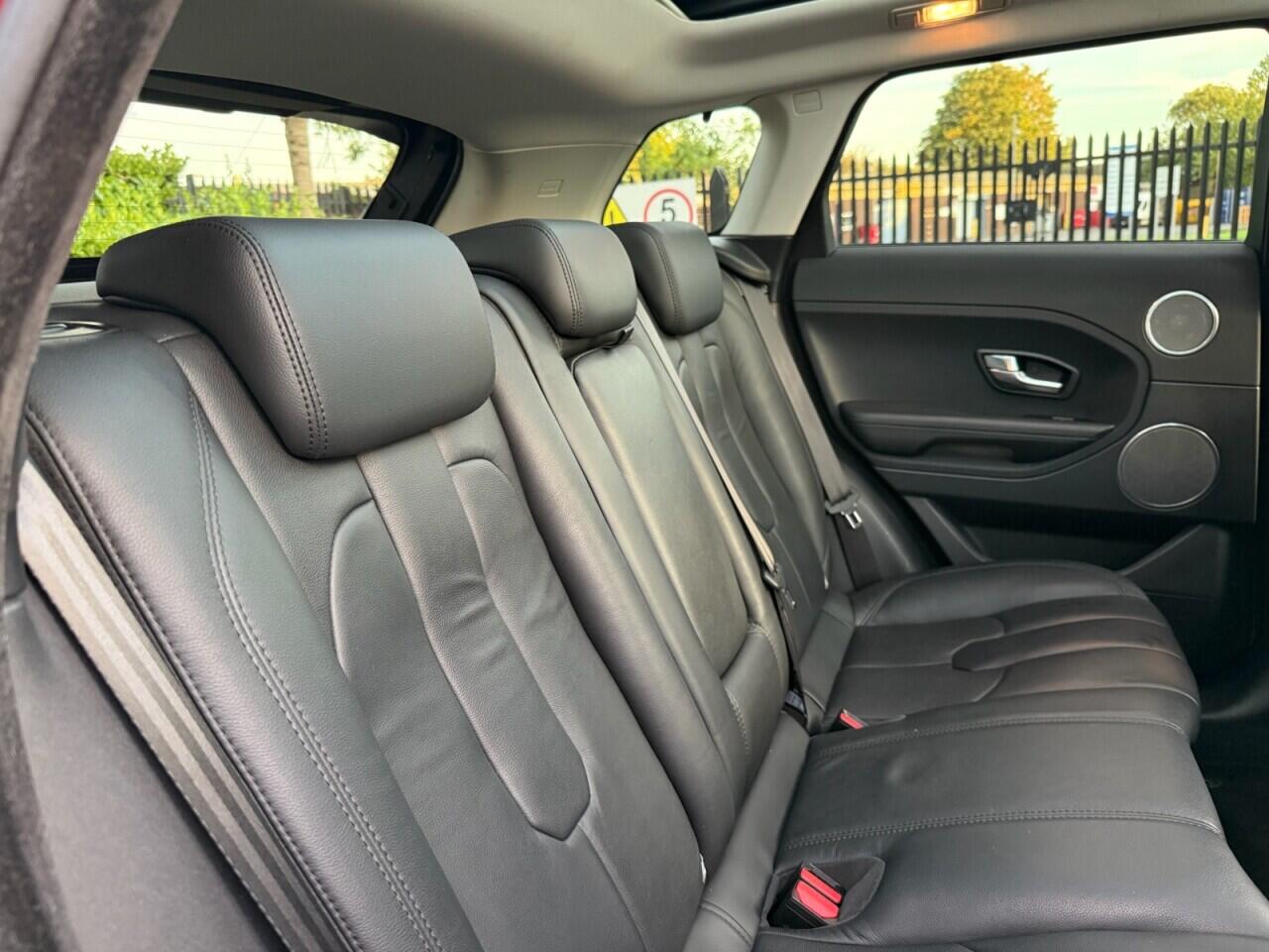 Land Rover Range Rover Evoque view 30