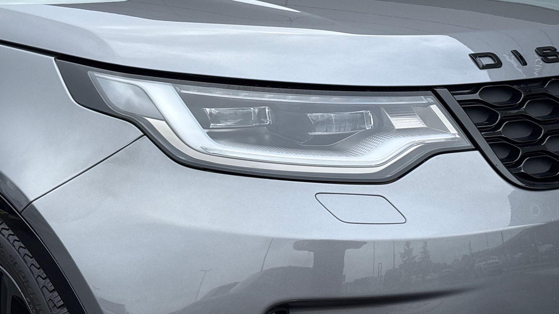 Land Rover Discovery view 17