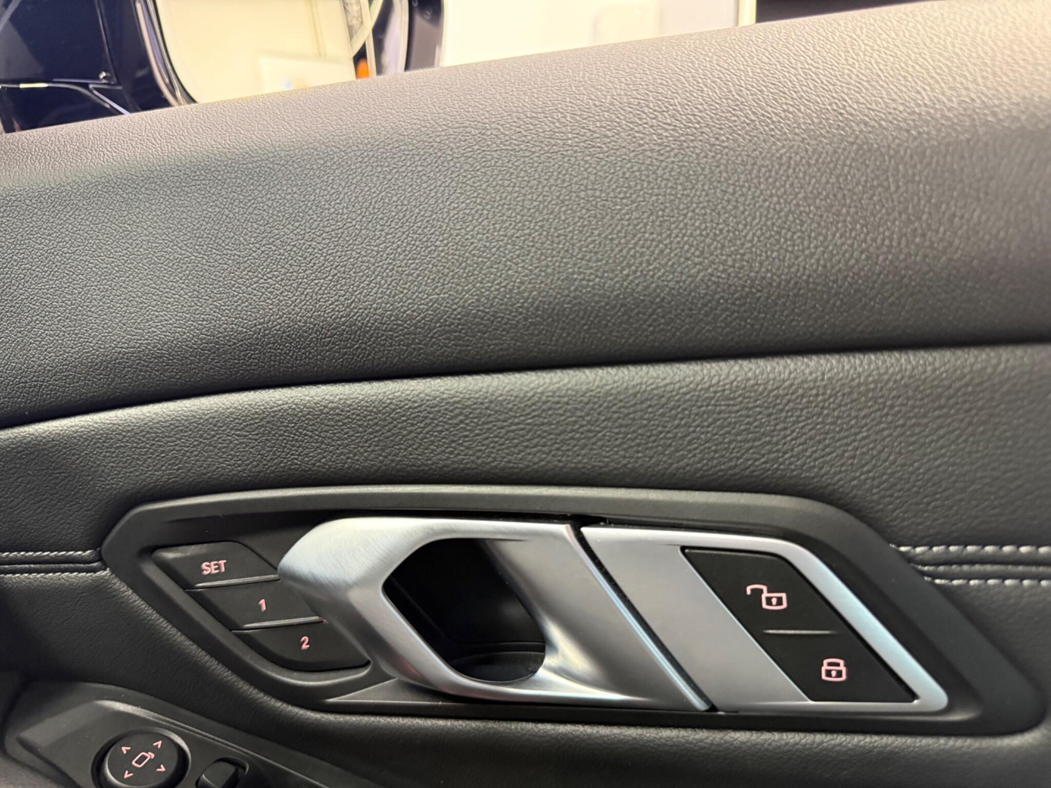 BMW 3 Series view 8