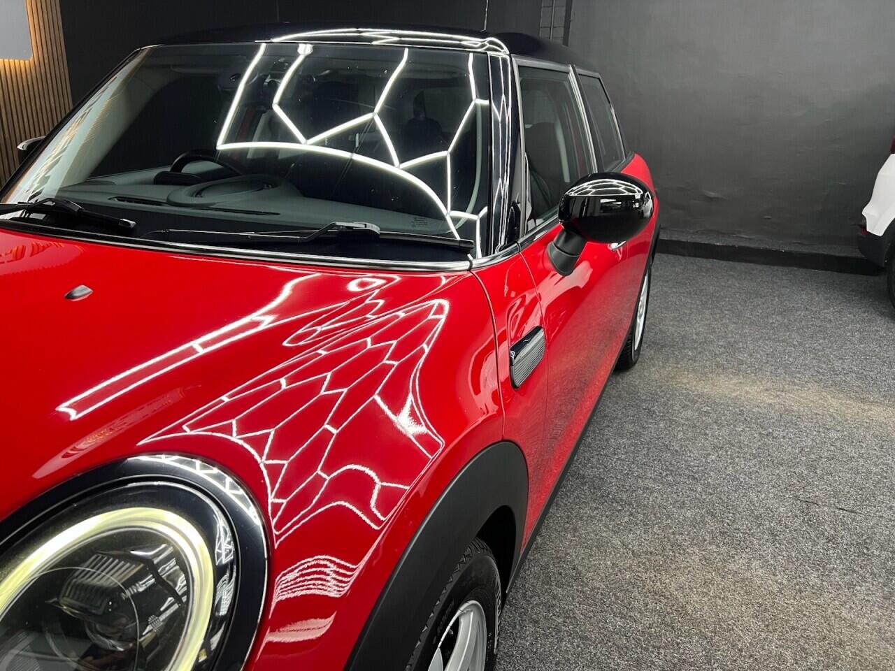 Mini Hatch view 23