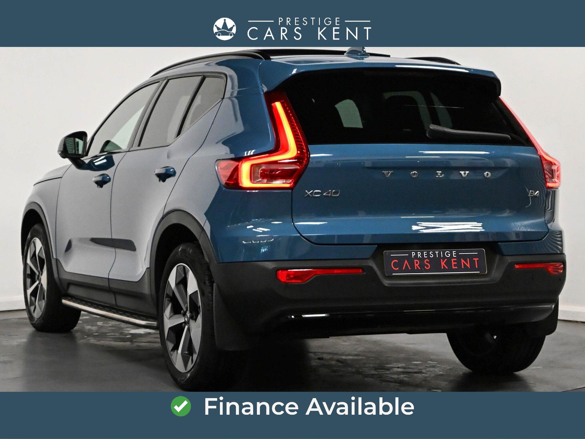 Volvo XC40 view 3