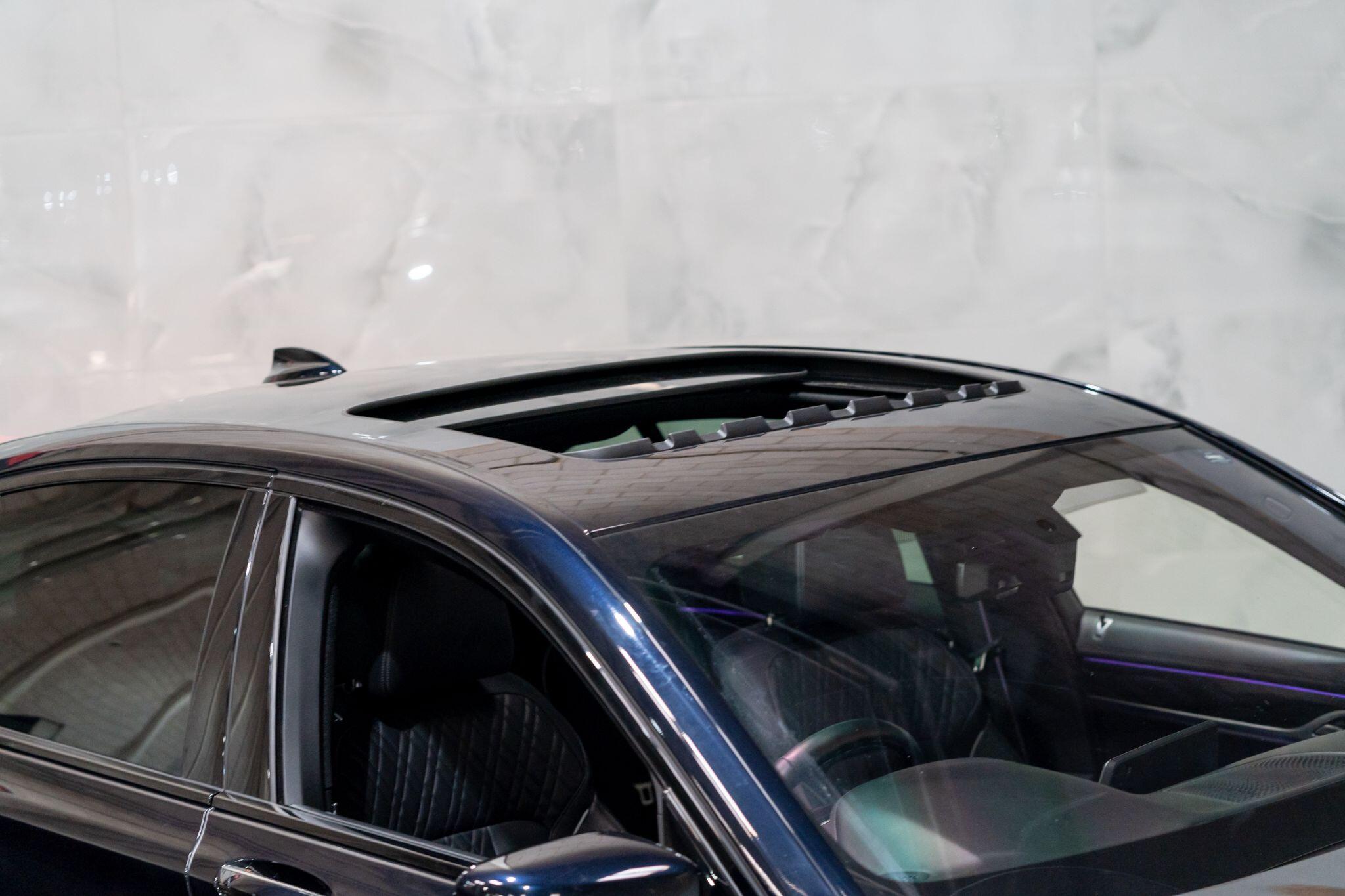 BMW 7 Series view 2