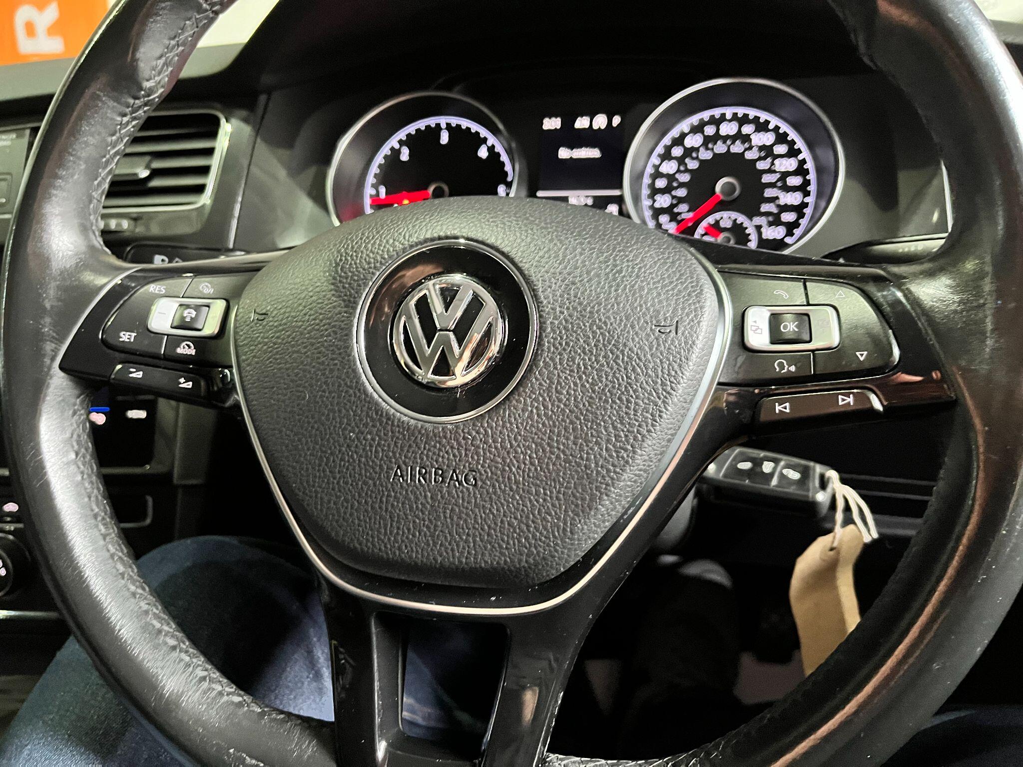 Volkswagen Golf view 31