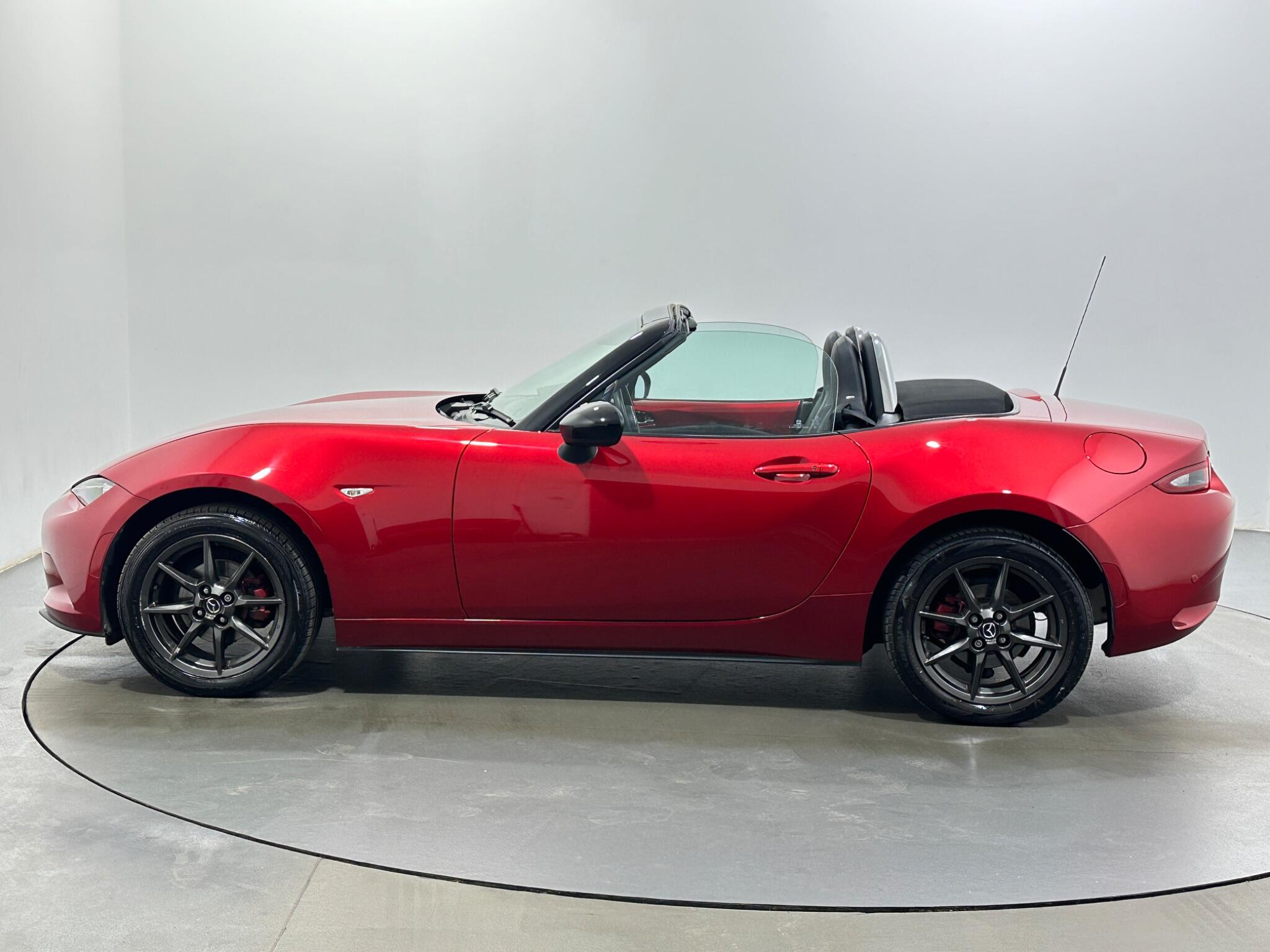 Mazda MX-5 view 5