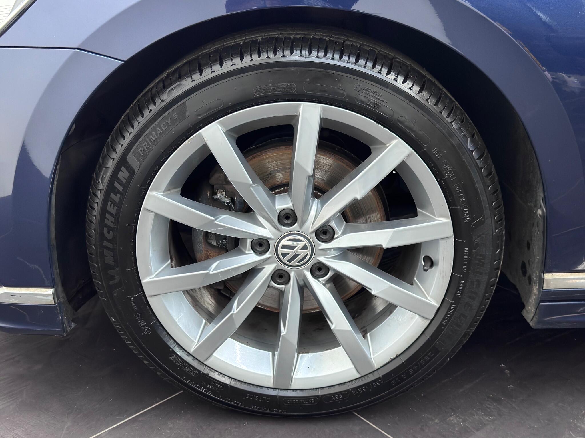 Volkswagen Passat view 77