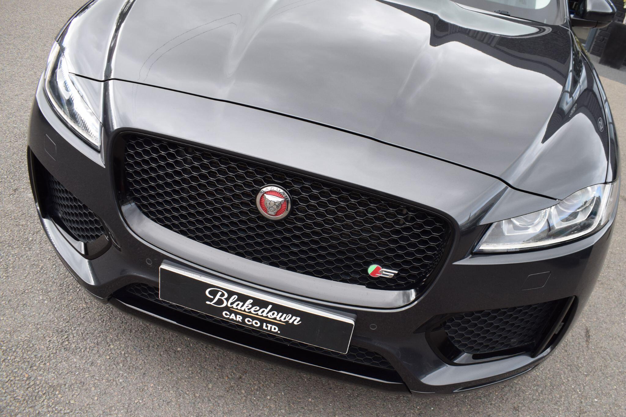 Jaguar F-Pace view 46