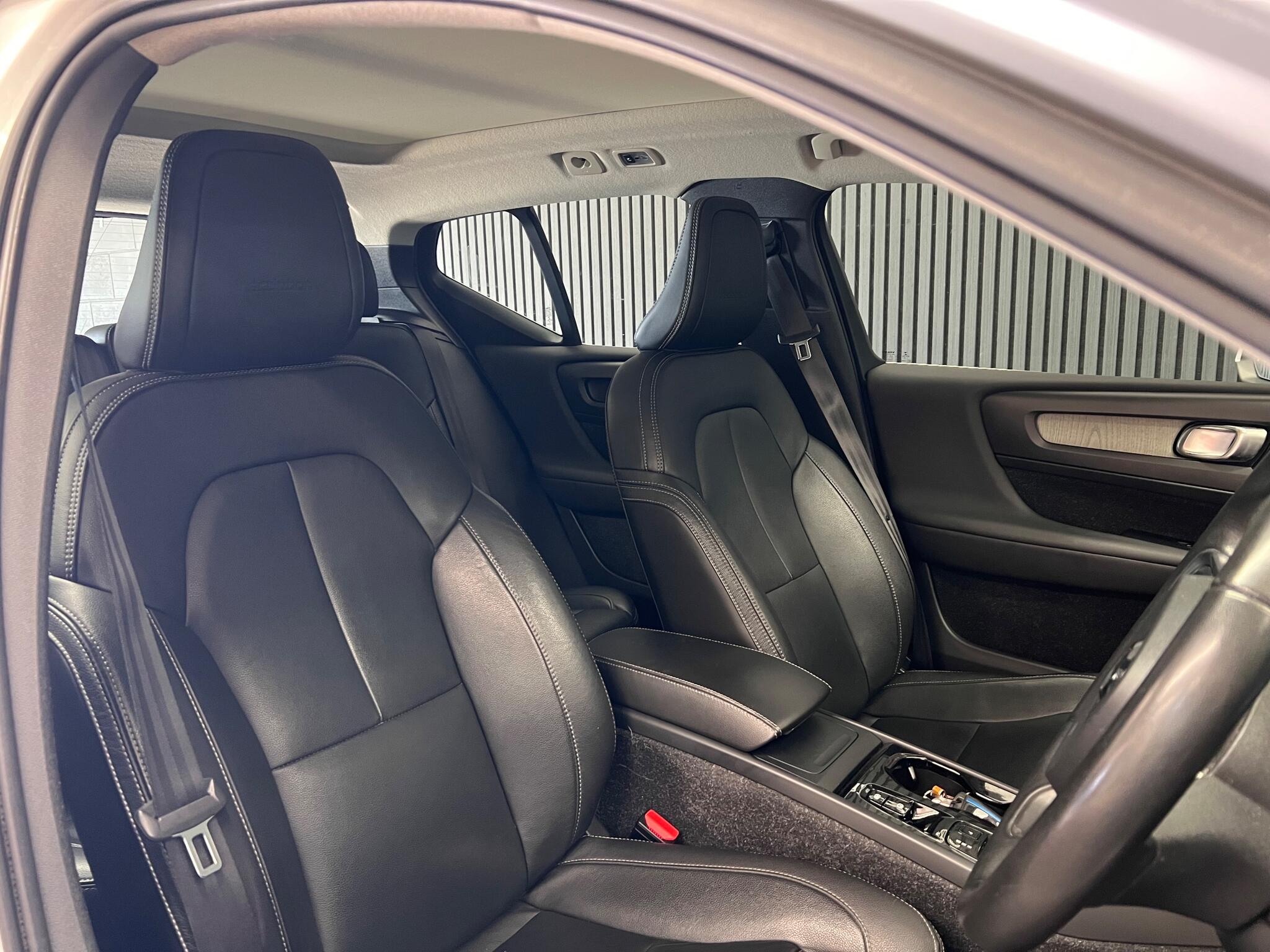 Volvo XC40 view 10