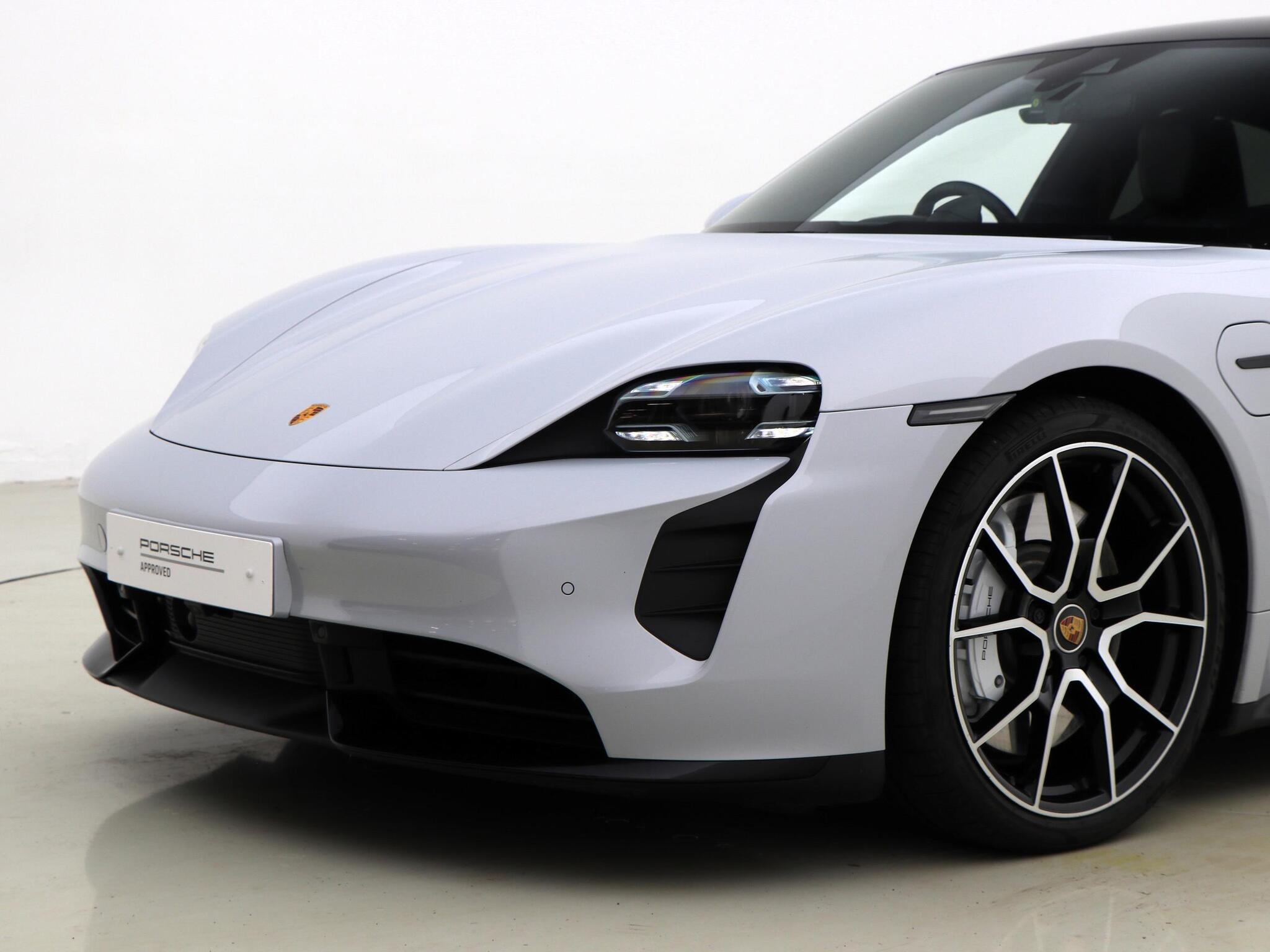 Porsche Taycan view 15