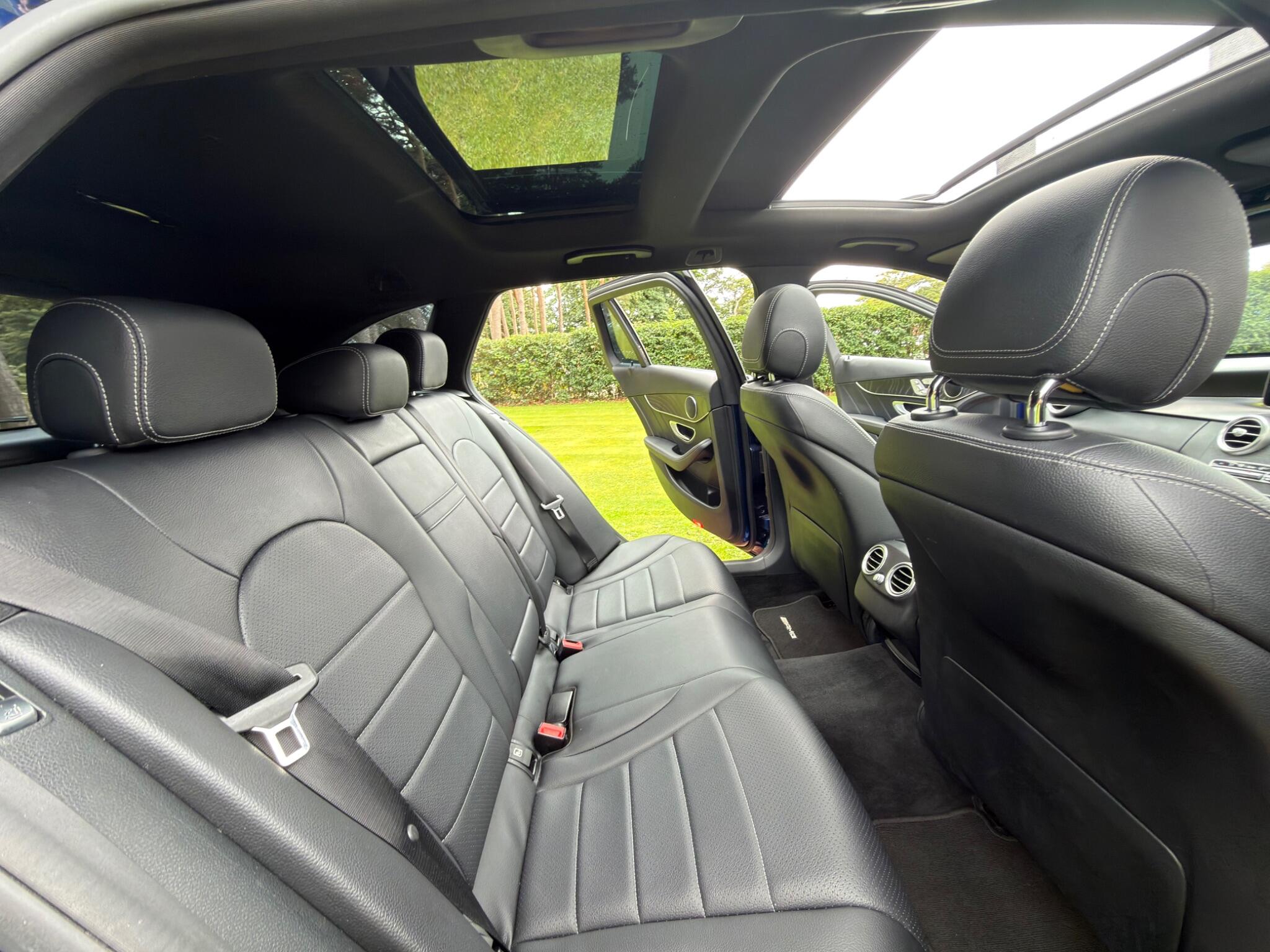 Mercedes-Benz C-Class view 31