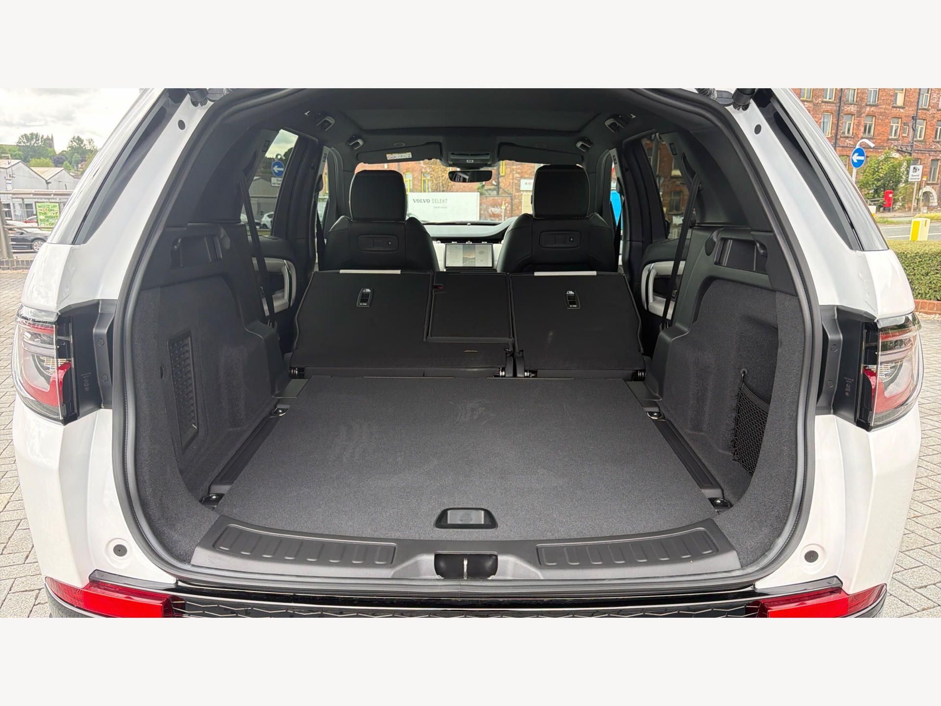 Land Rover Discovery Sport view 12