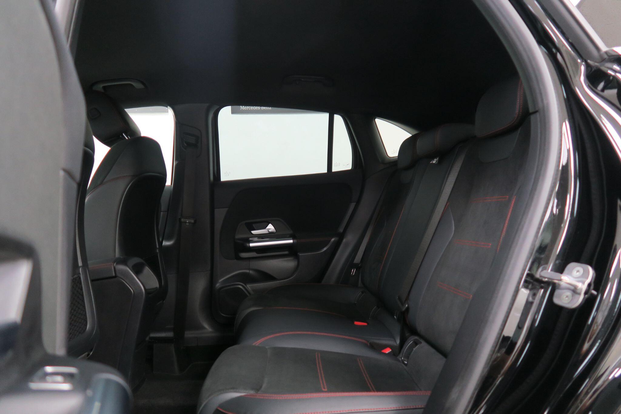 Mercedes-Benz Gla view 12