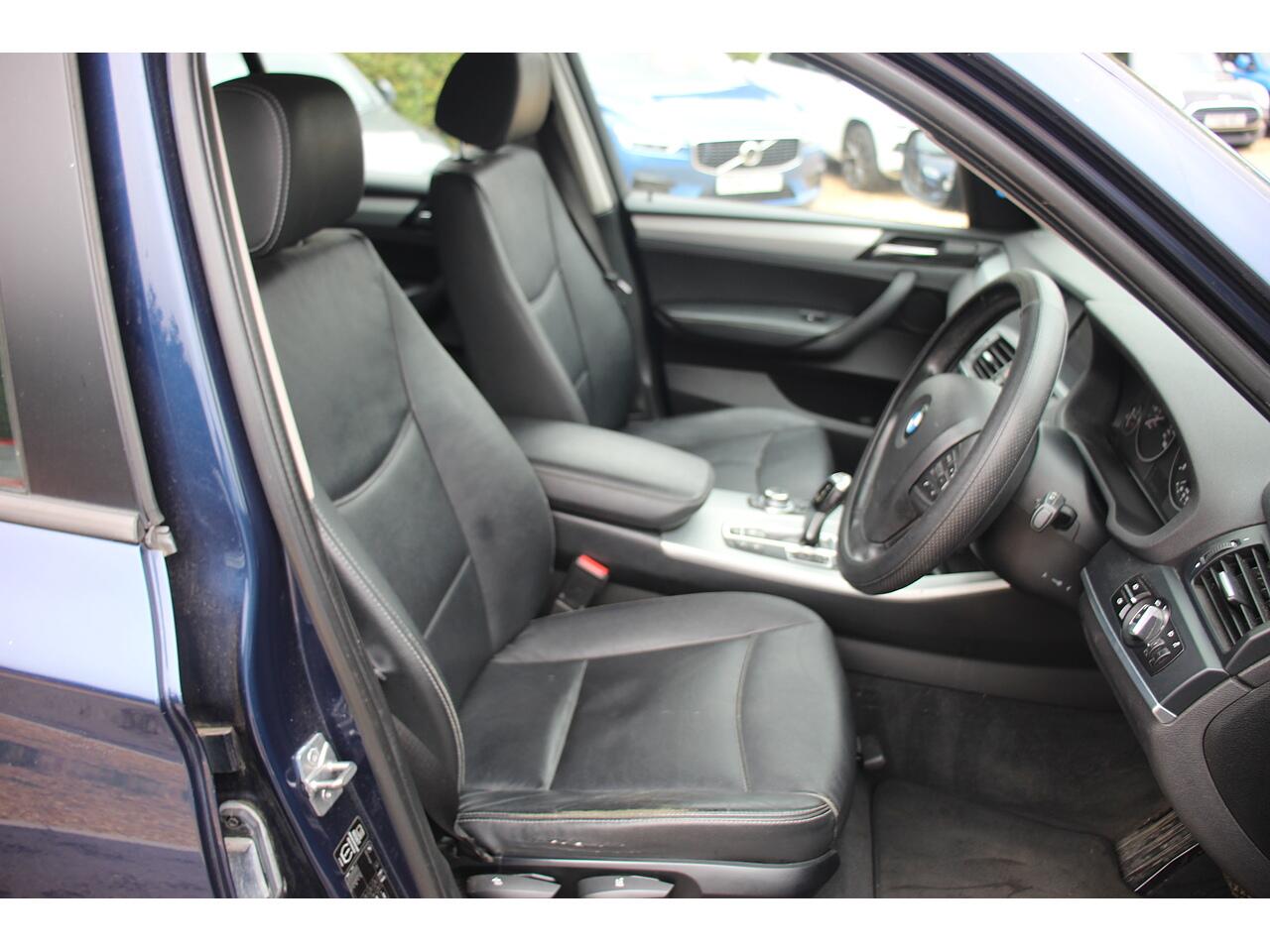 BMW X3 view 11