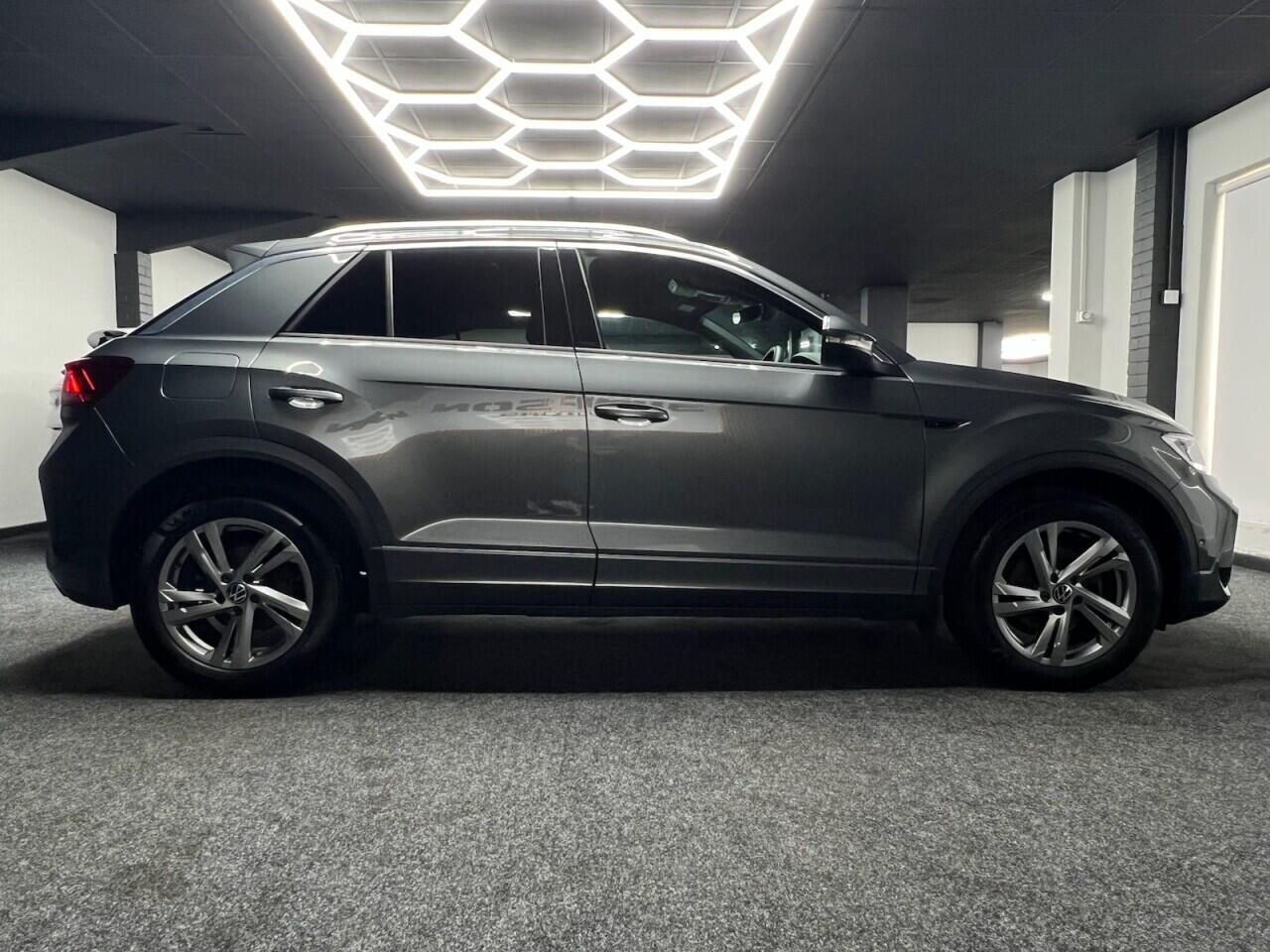 Volkswagen T-Roc view 15