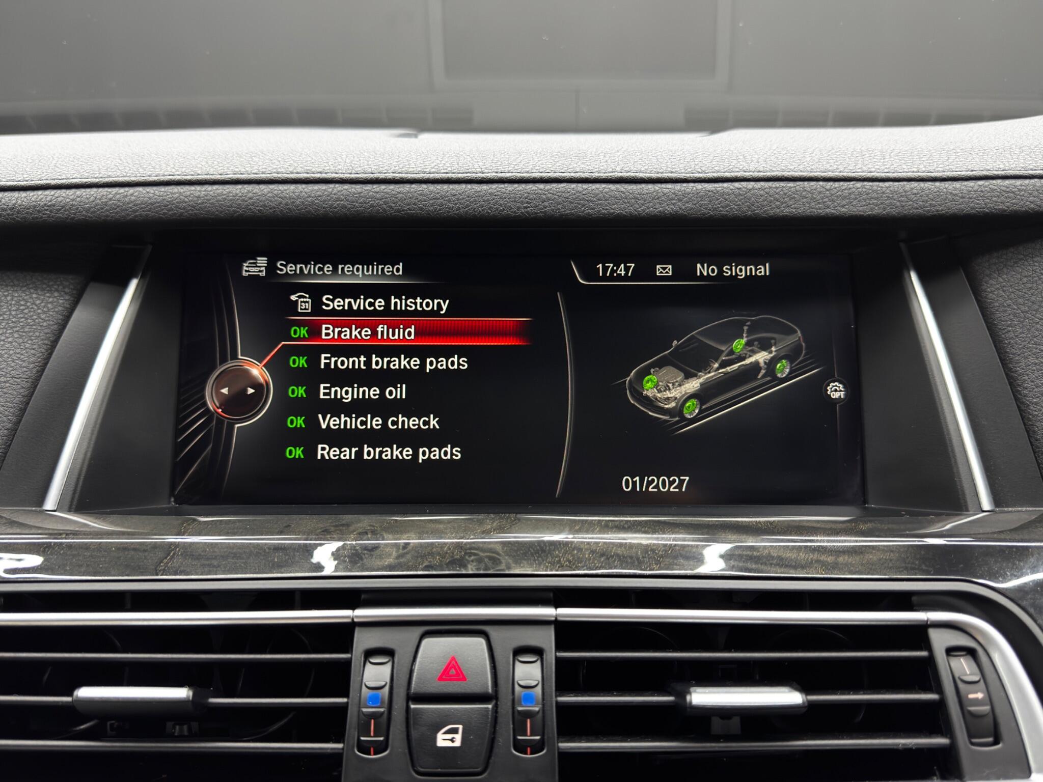 BMW 7 Series view 36