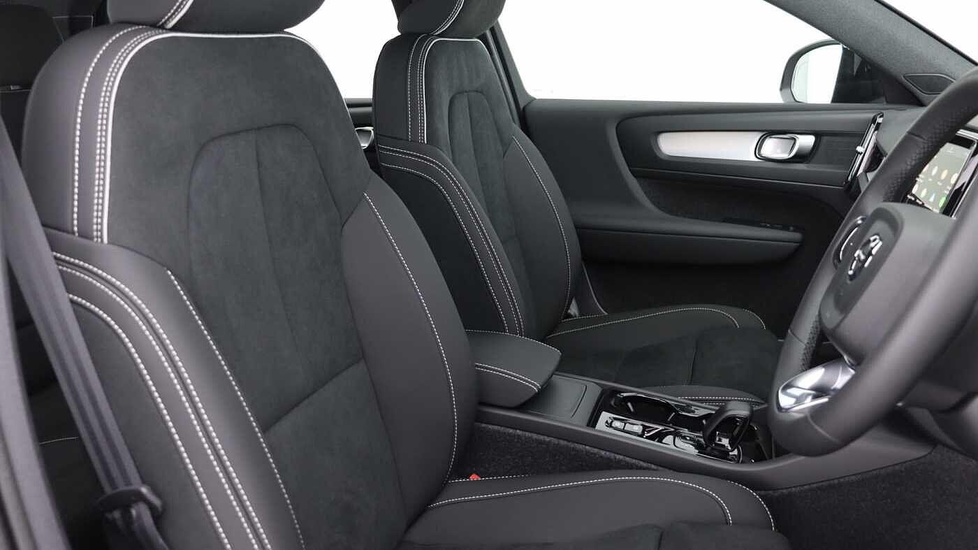Volvo XC40 view 49