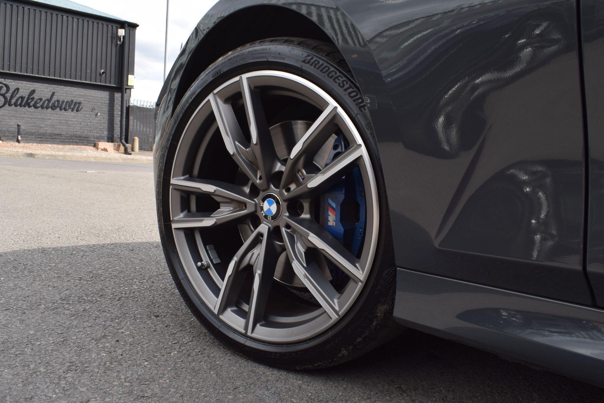BMW 3 Series view 38