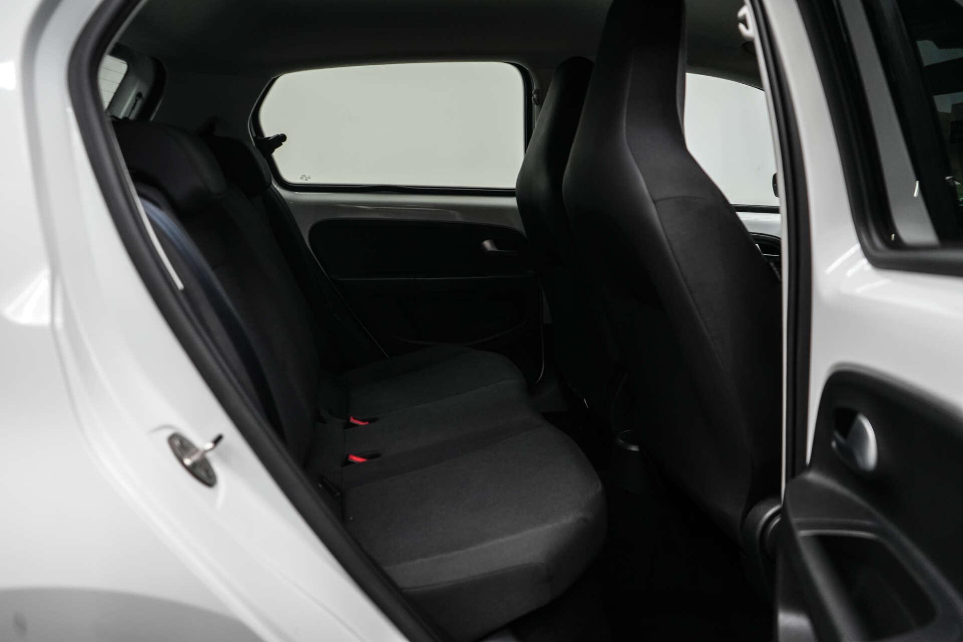 Volkswagen Up! view 19
