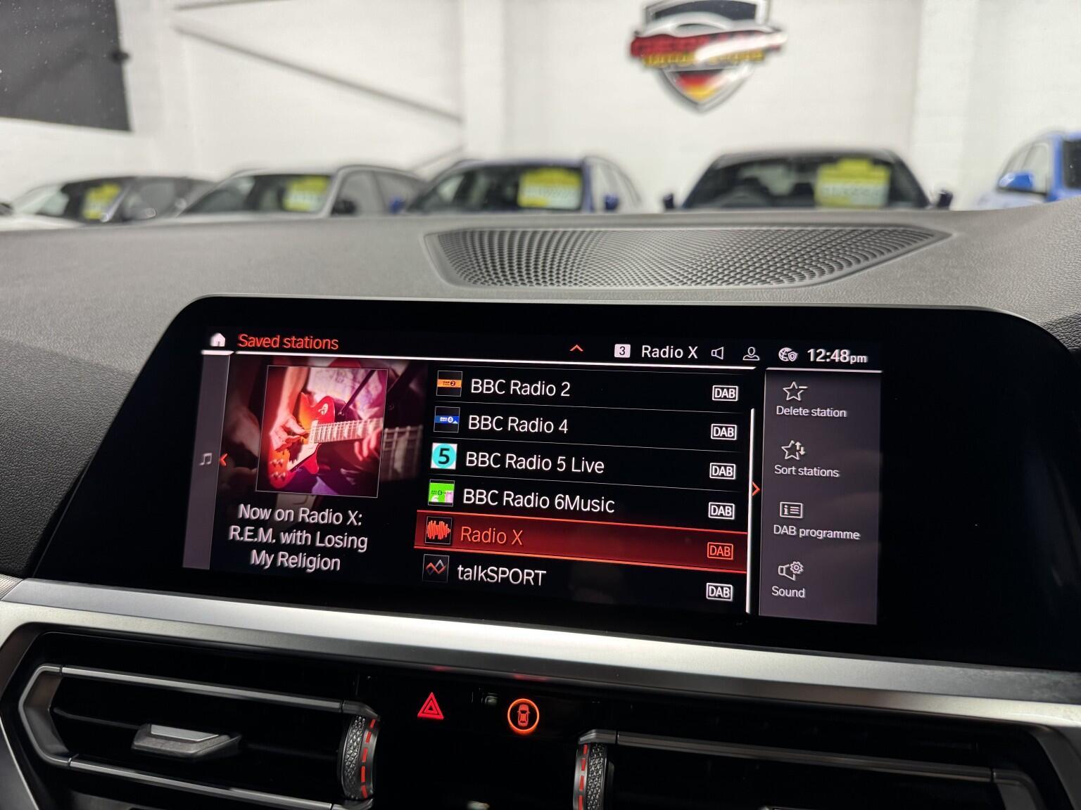 BMW 3 Series view 32