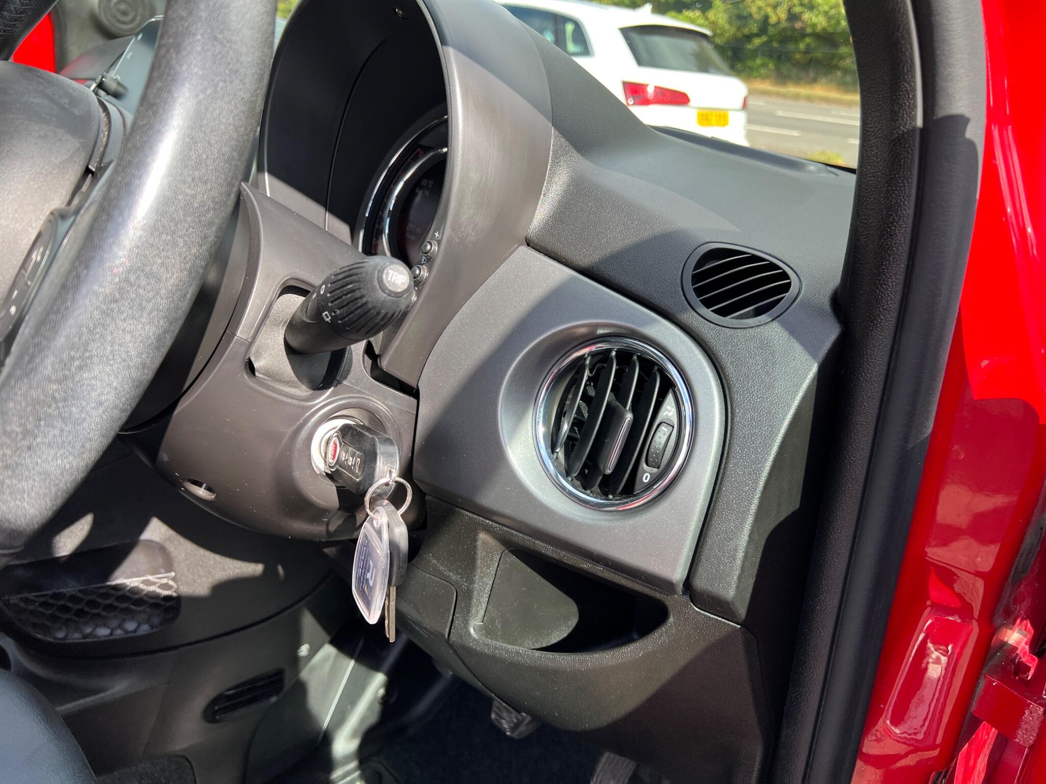 2016 Fiat 500 image 23