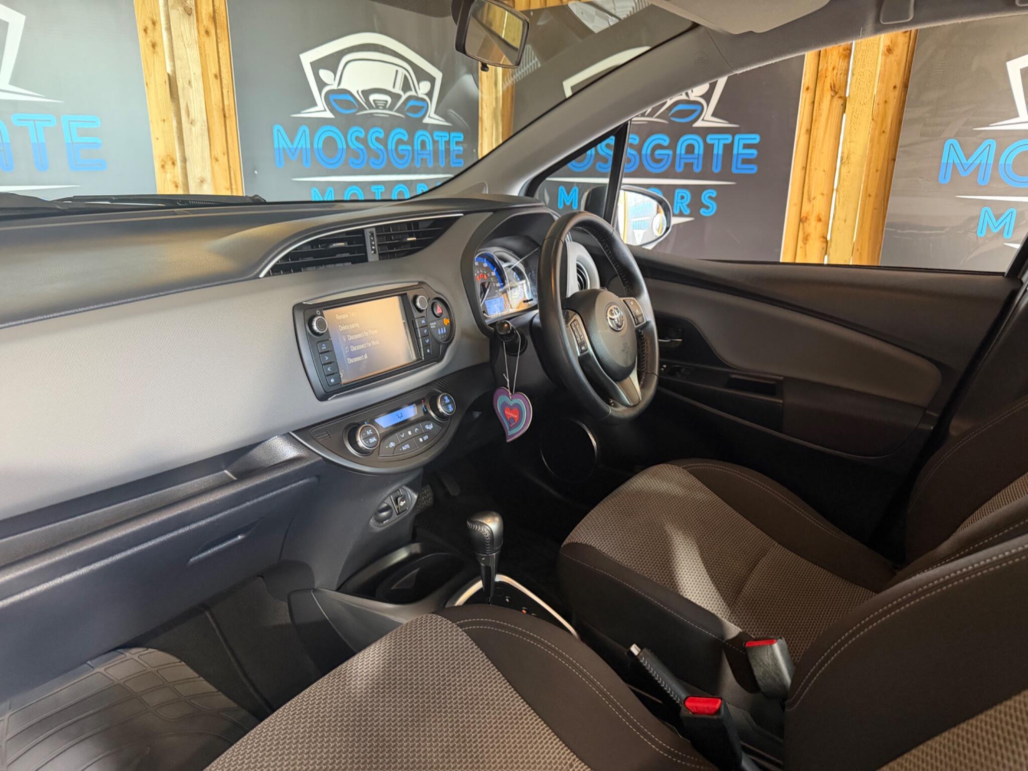 Toyota Yaris view 18