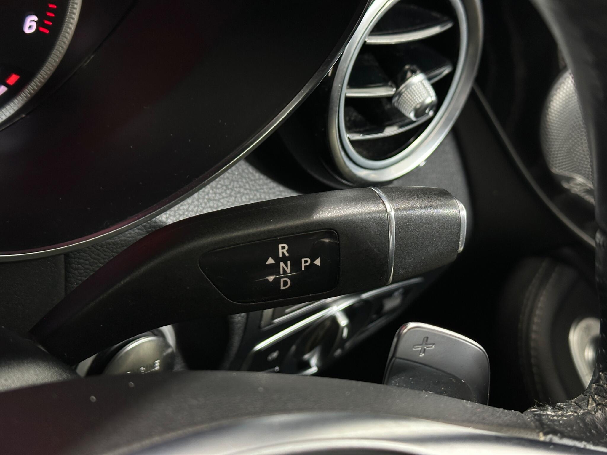 Mercedes-Benz GLC view 17