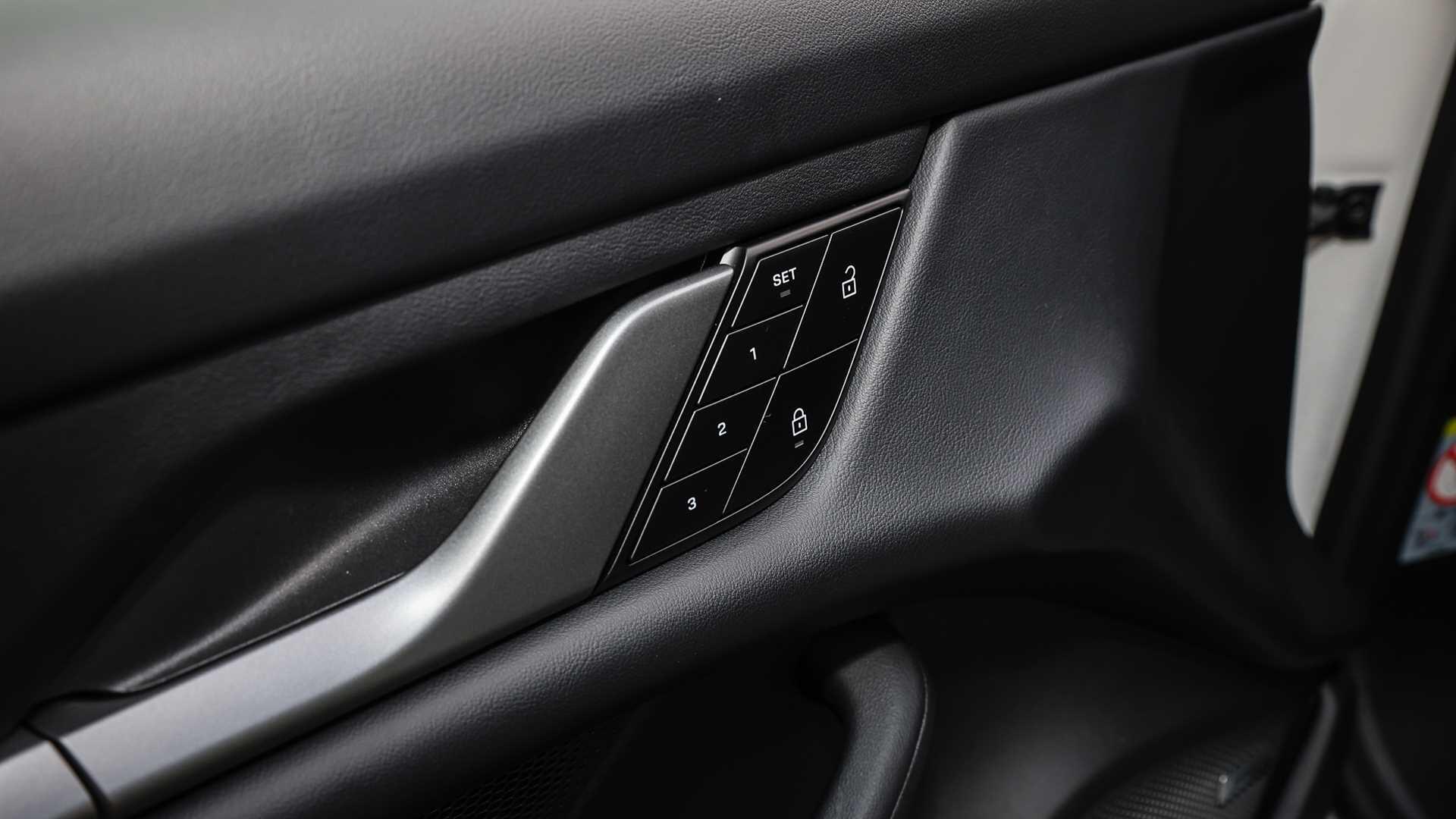 Porsche Taycan view 26