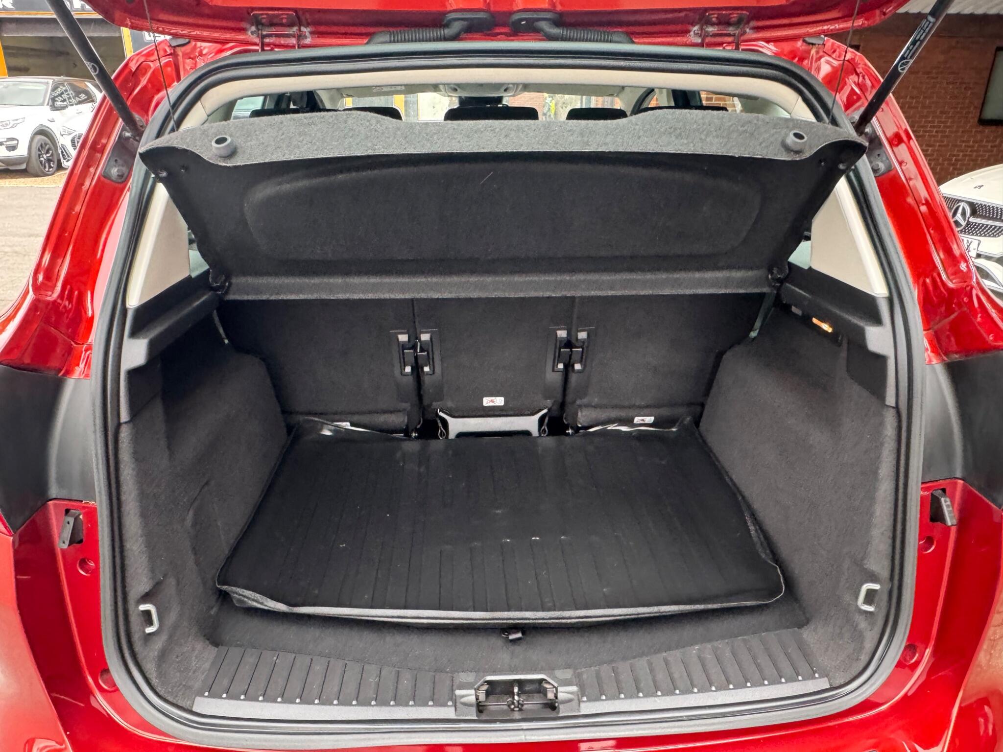 Ford C-Max view 8